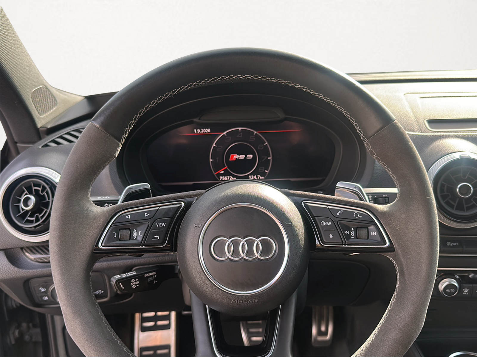 AUDI RS3 Sportback 2.5 TSI quattro S-tronic-image-3