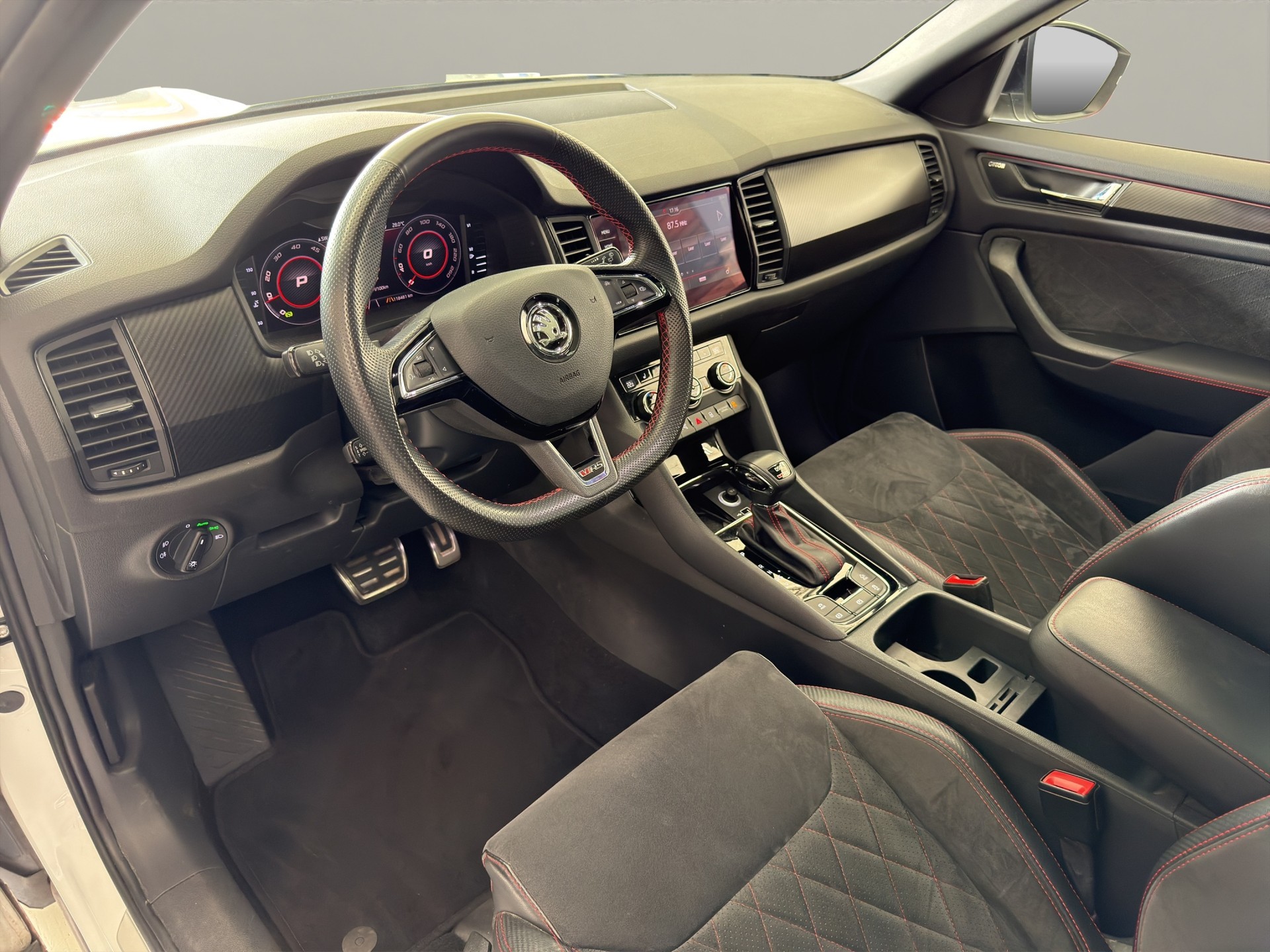 SKODA Kodiaq 2.0 Bi-TDI SCR RS 4x4 DSG inkl. Veloträger-image-5