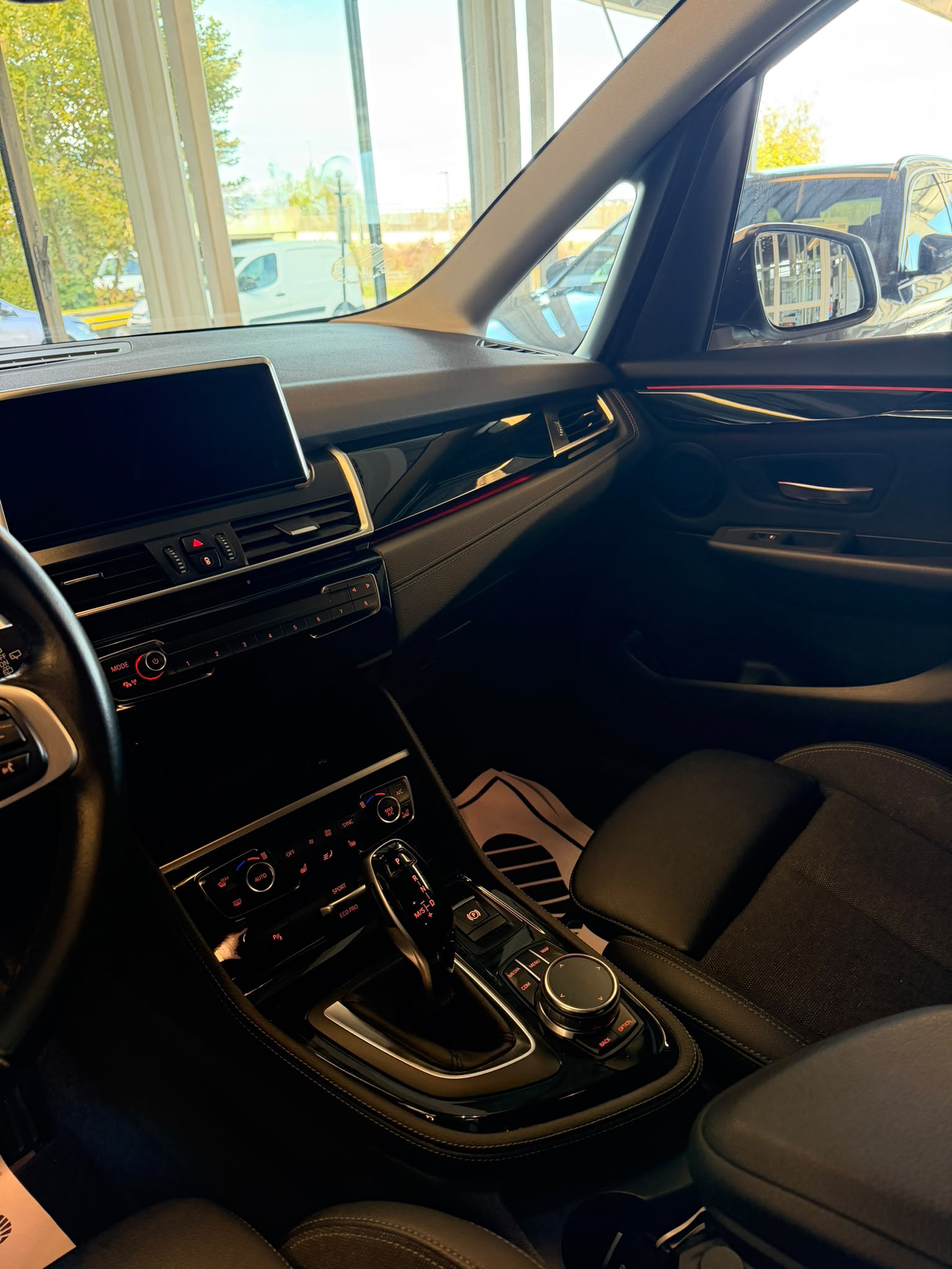 BMW 216d Gran Tourer DKG Sport Line-image-10