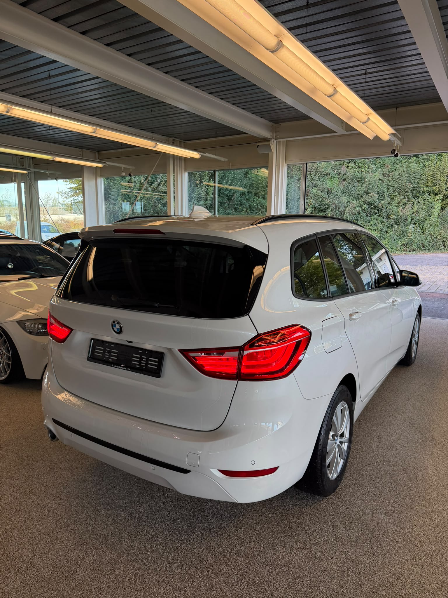 BMW 216d Gran Tourer DKG Sport Line-image-3