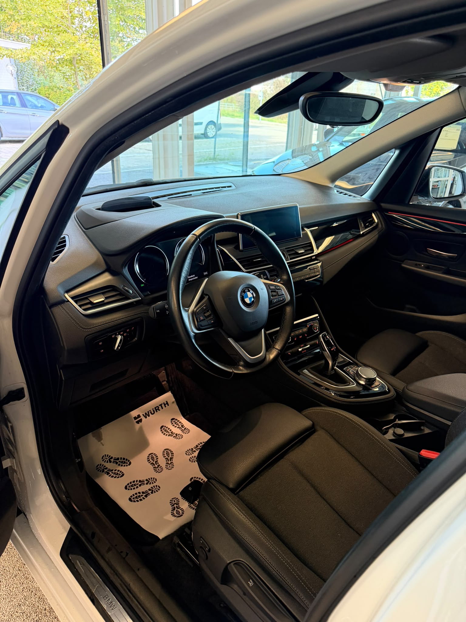 BMW 216d Gran Tourer DKG Sport Line-image-6