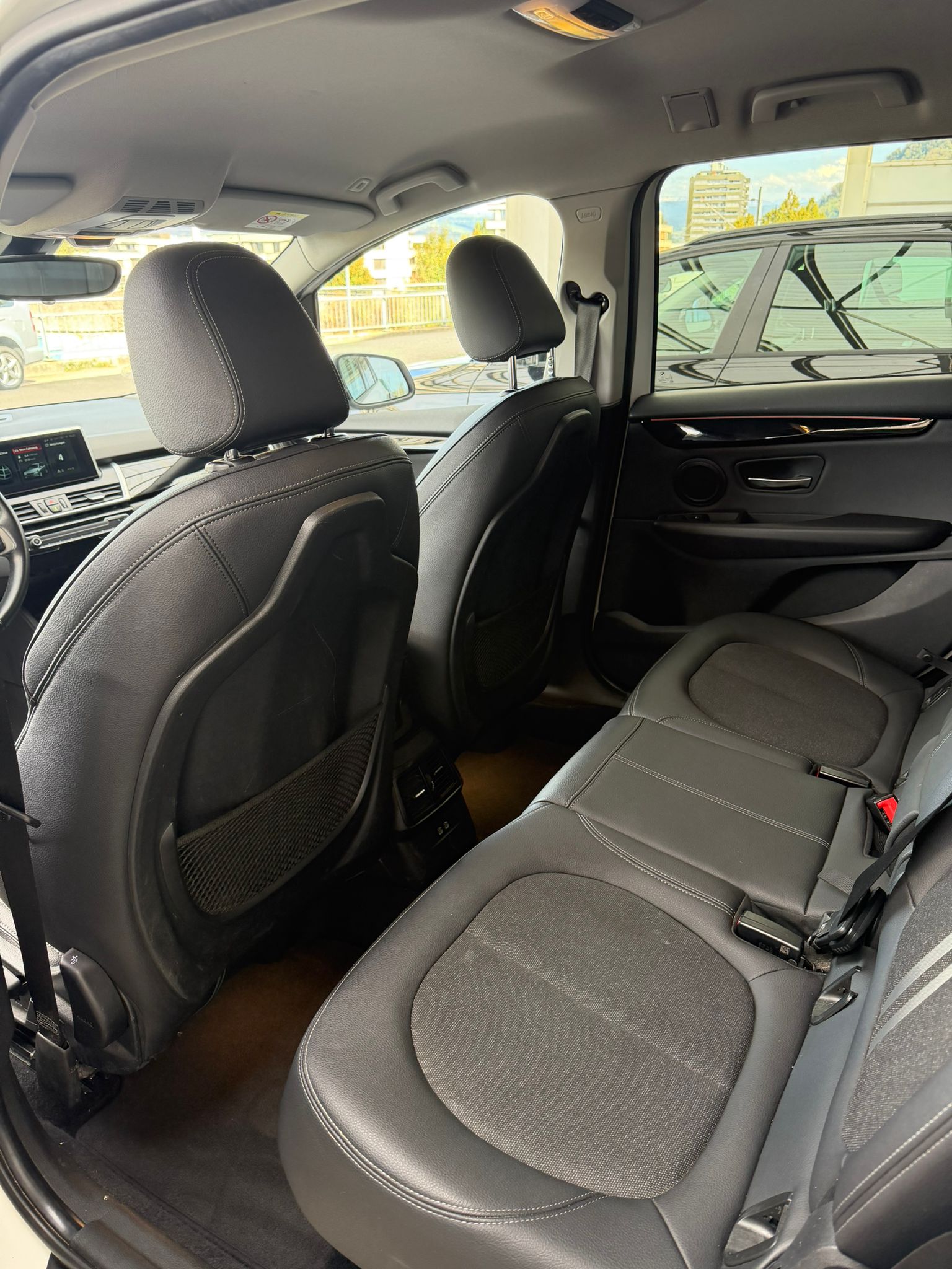 BMW 216d Gran Tourer DKG Sport Line-image-8