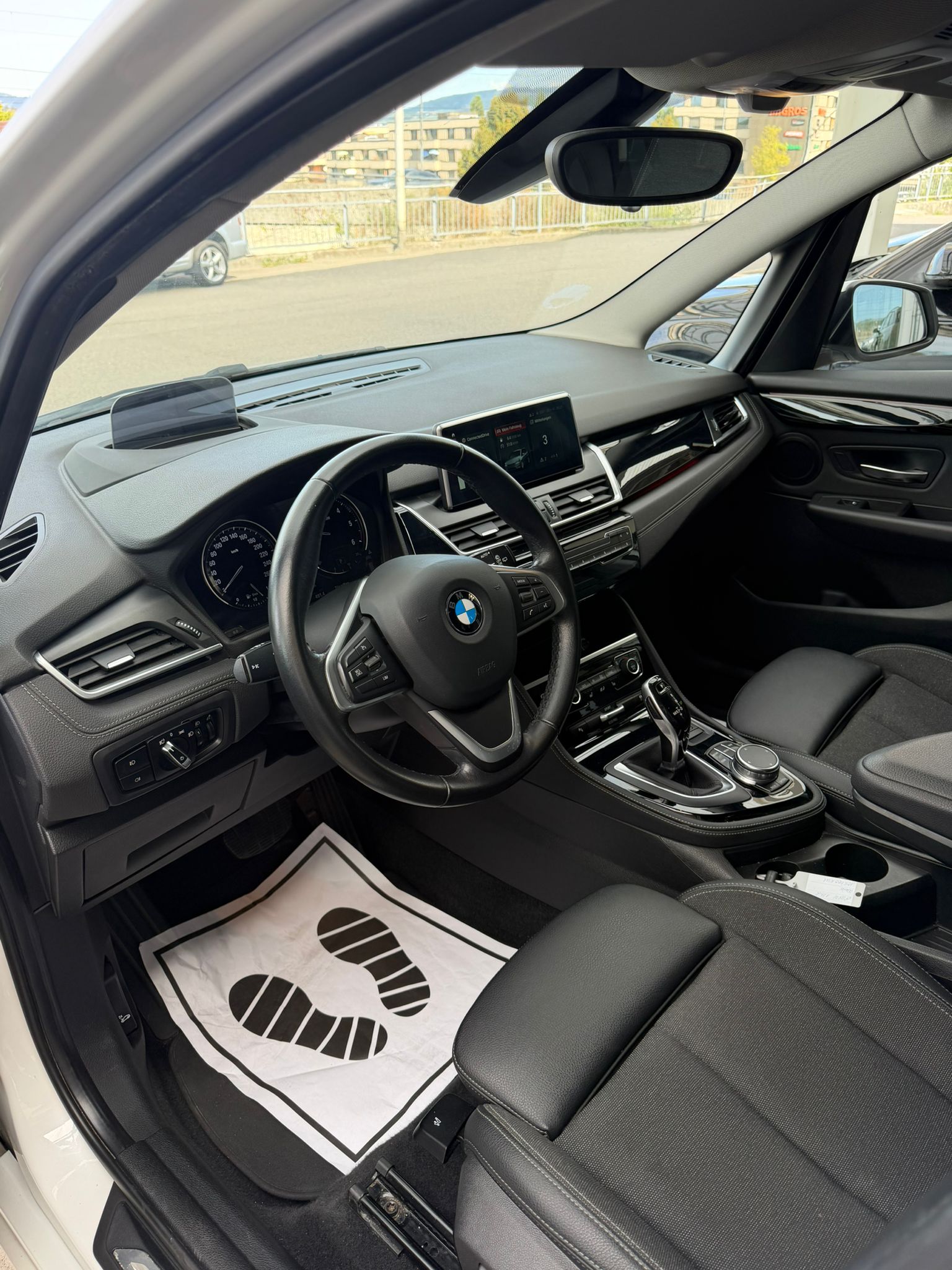 BMW 216d Gran Tourer DKG Sport Line-image-6