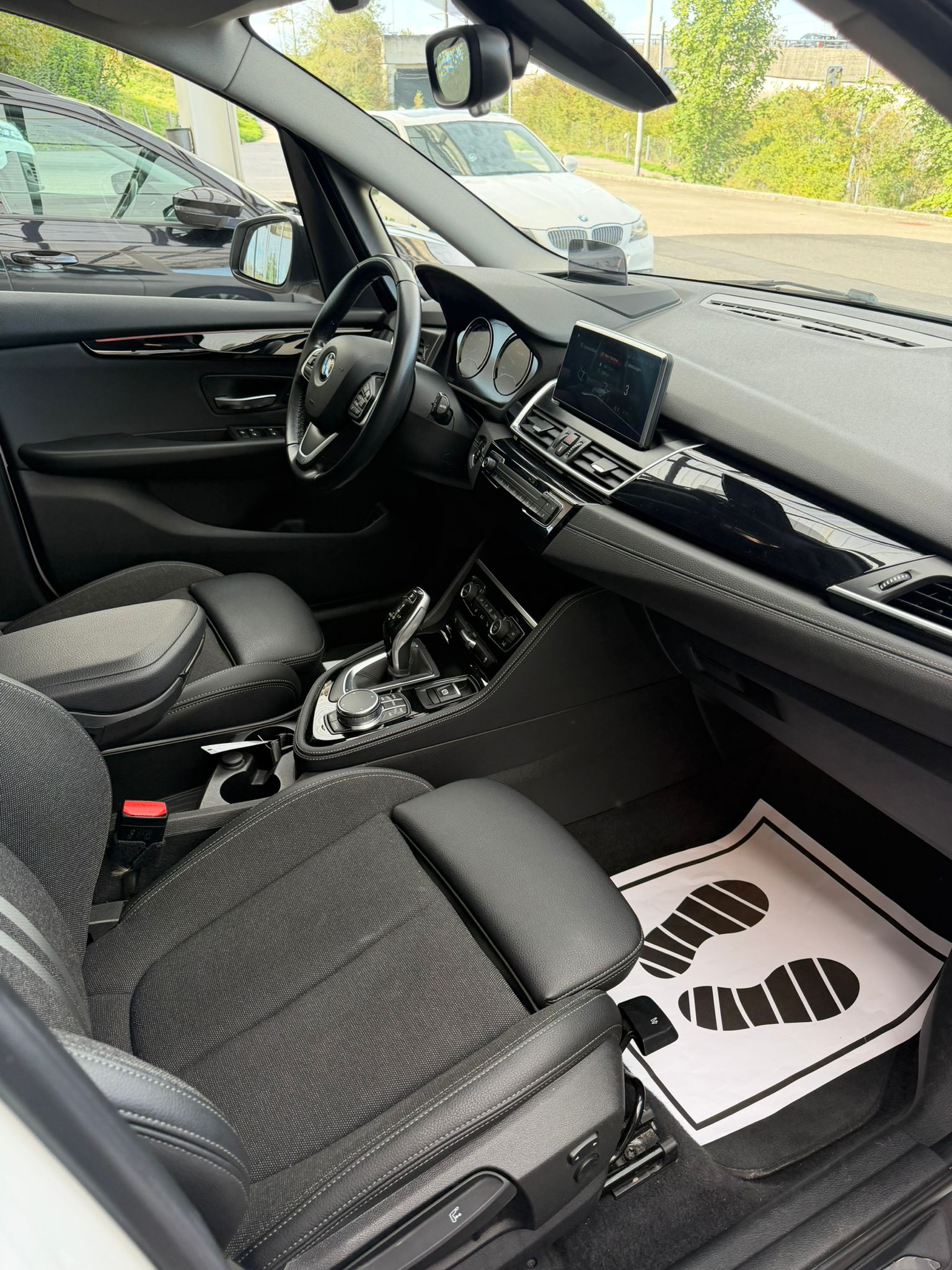 BMW 216d Gran Tourer DKG Sport Line-image-7