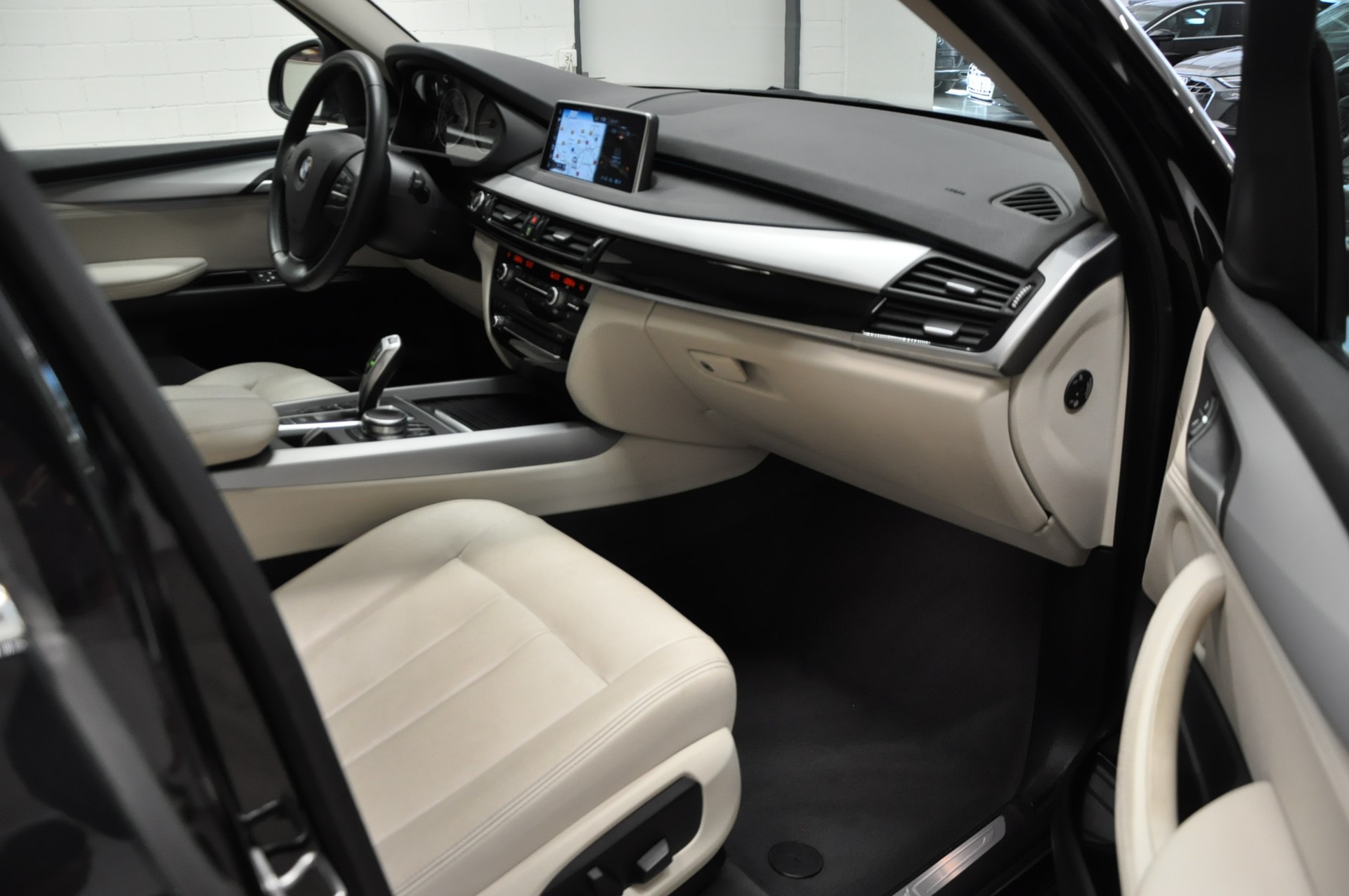 BMW X5 xDrive 30d Steptronic-image-12