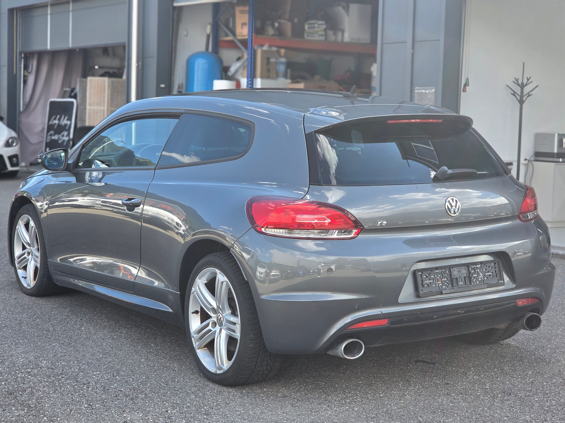 VW Scirocco 2.0 TSI R-image-4