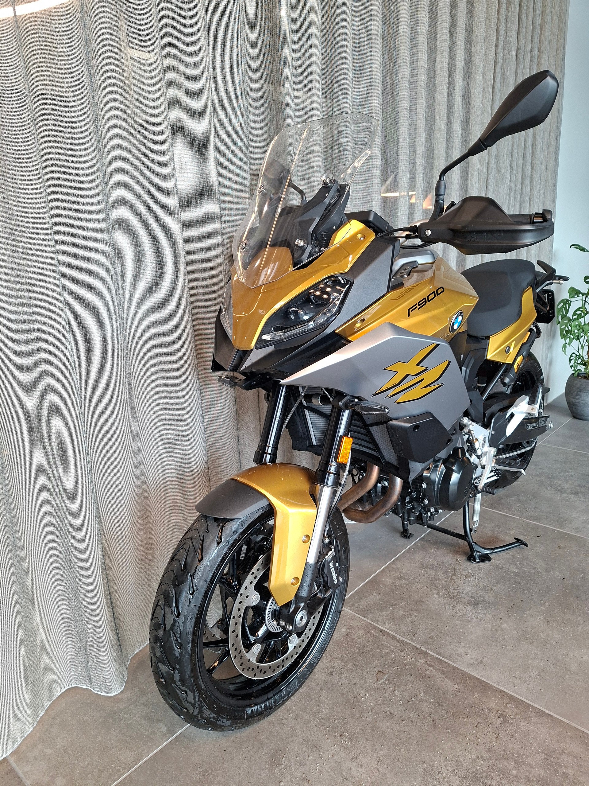 BMW F 900 XR A2 (35kW) ABS-showroom-element-2