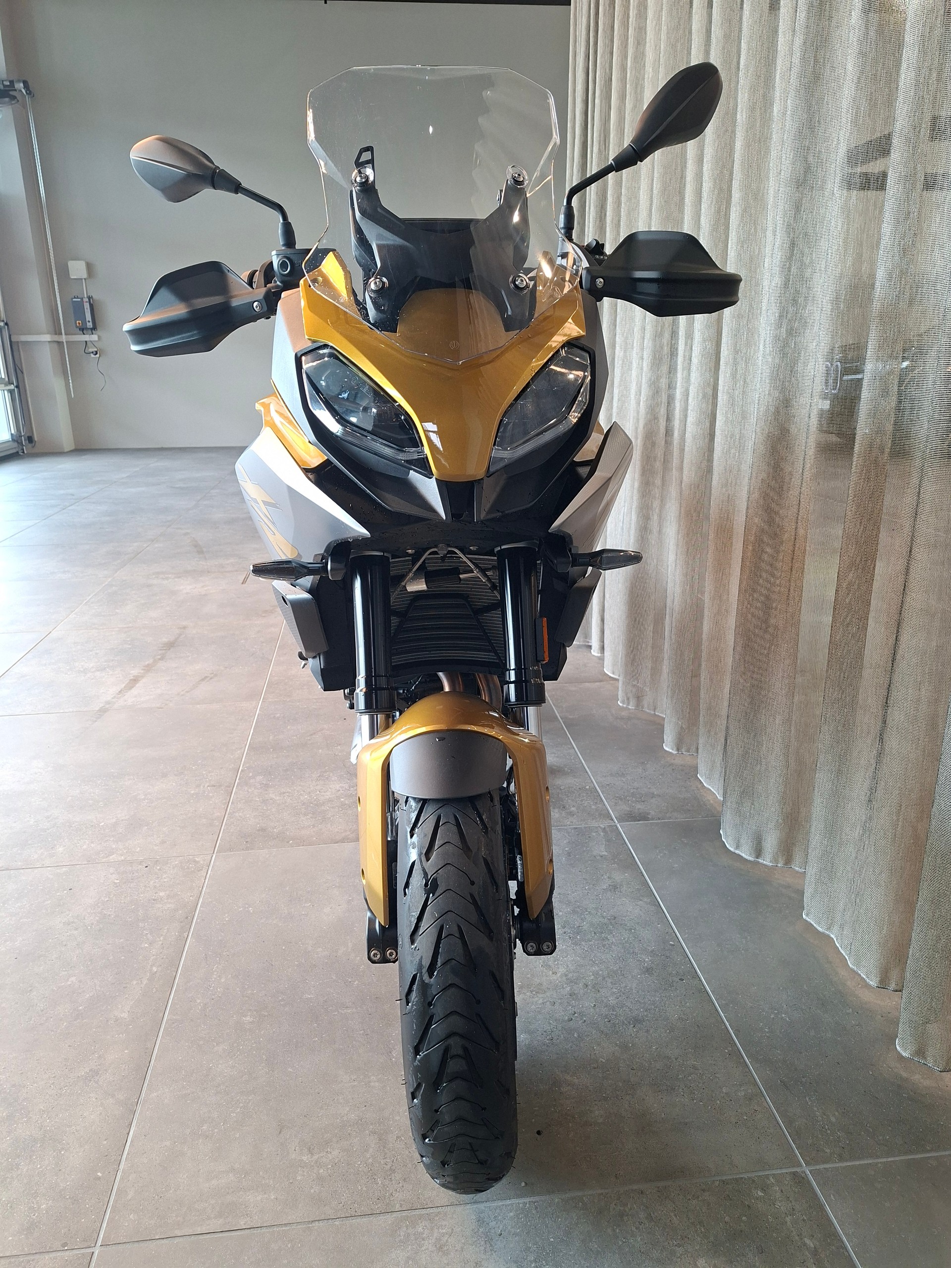BMW F 900 XR A2 (35kW) ABS-showroom-element-3