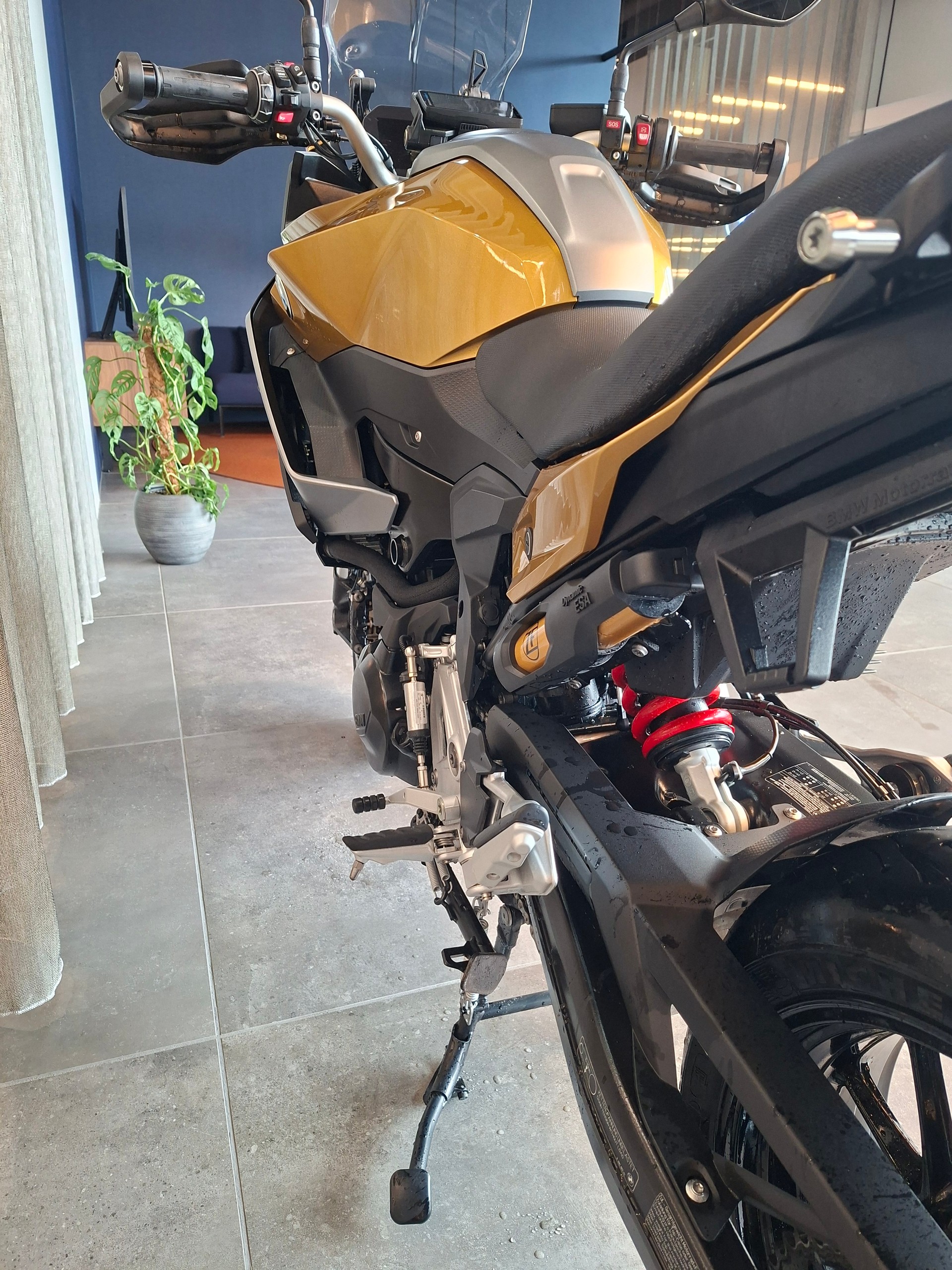 BMW F 900 XR A2 (35kW) ABS-image-8