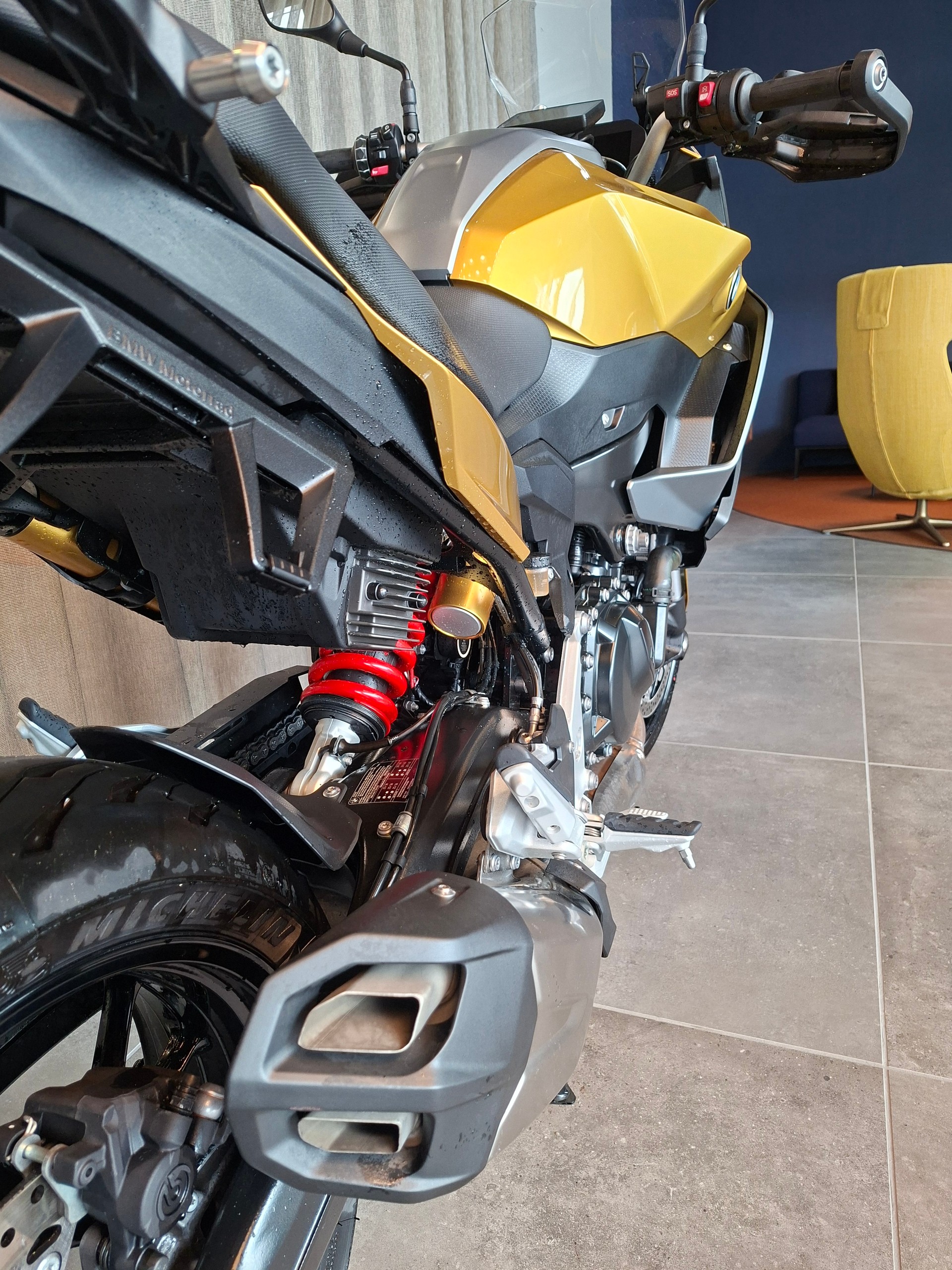 BMW F 900 XR A2 (35kW) ABS-image-7