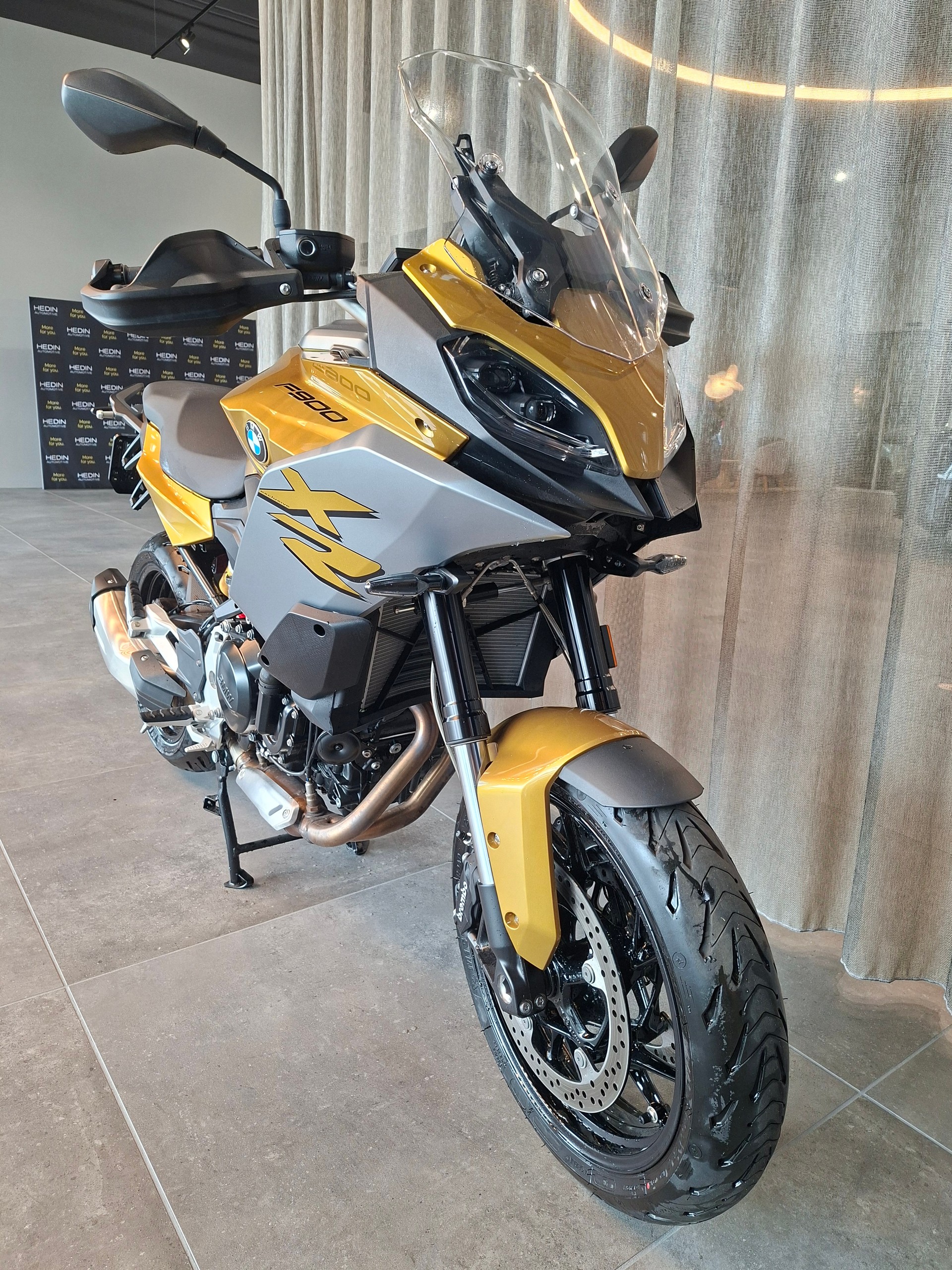 BMW F 900 XR A2 (35kW) ABS-showroom-element-1