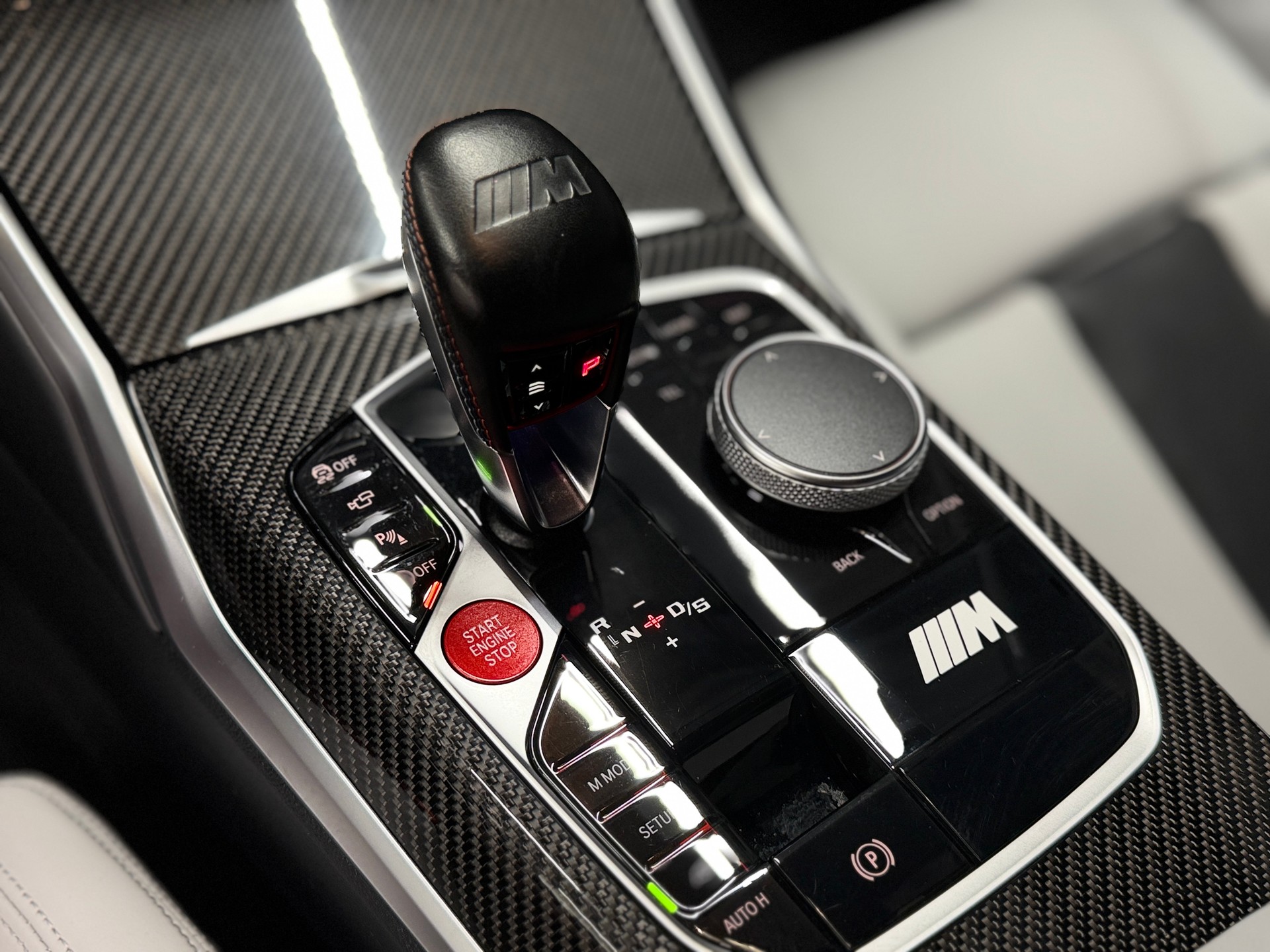 BMW M3 Competition xDrive Toronto Red *BMW Neuwagen Anschlussgarantie bis 27.11.26-image-29