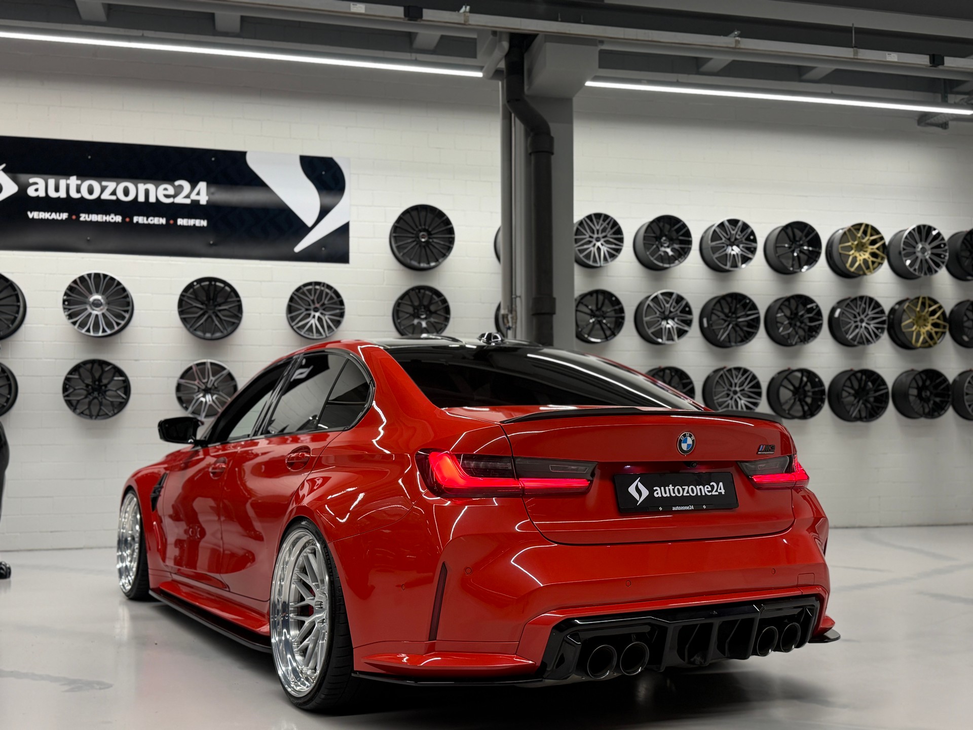 BMW M3 Competition xDrive Toronto Red *BMW Neuwagen Anschlussgarantie bis 27.11.26-image-10