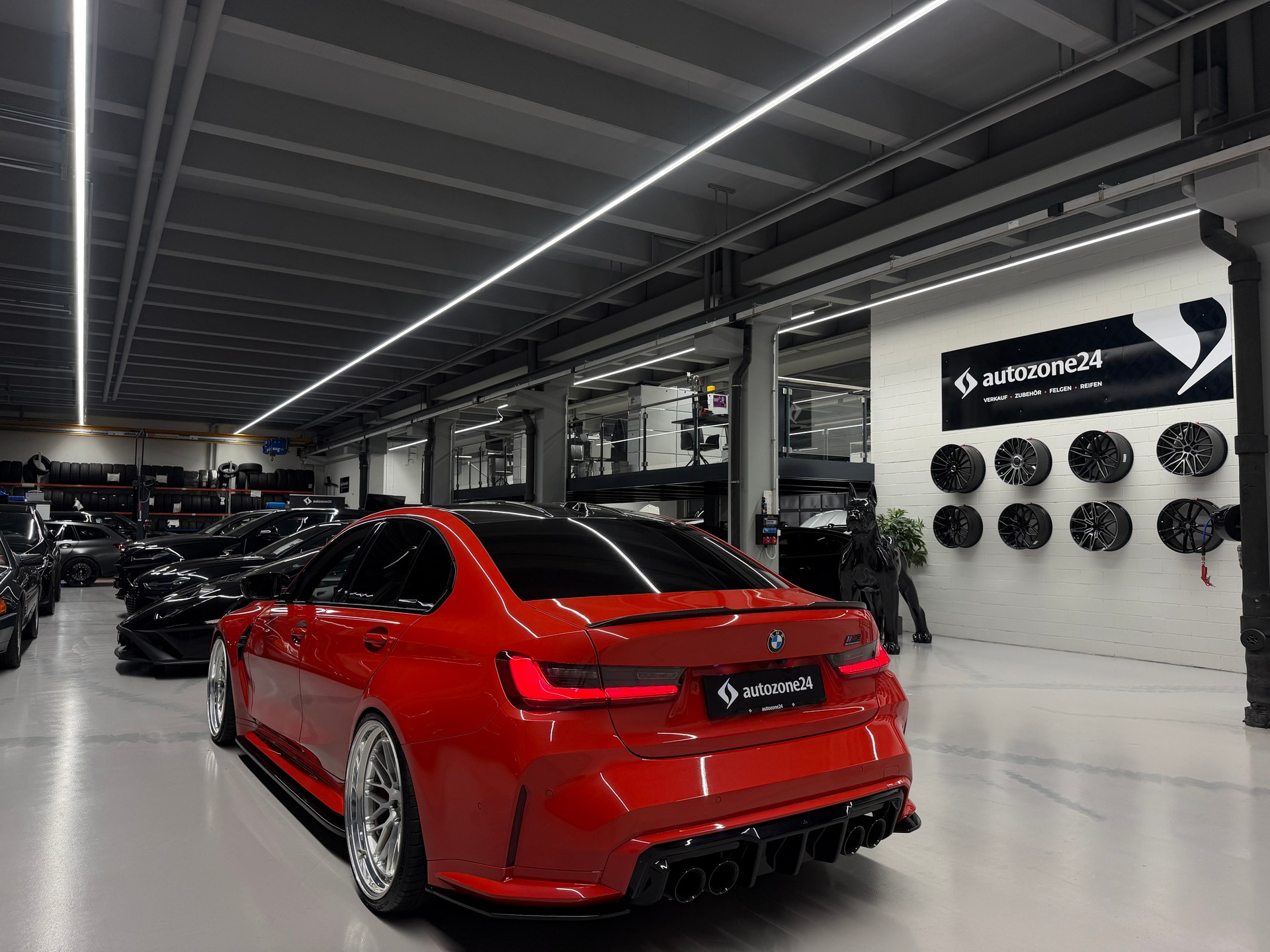 BMW M3 Competition xDrive Toronto Red *BMW Neuwagen Anschlussgarantie bis 27.11.26-image-14