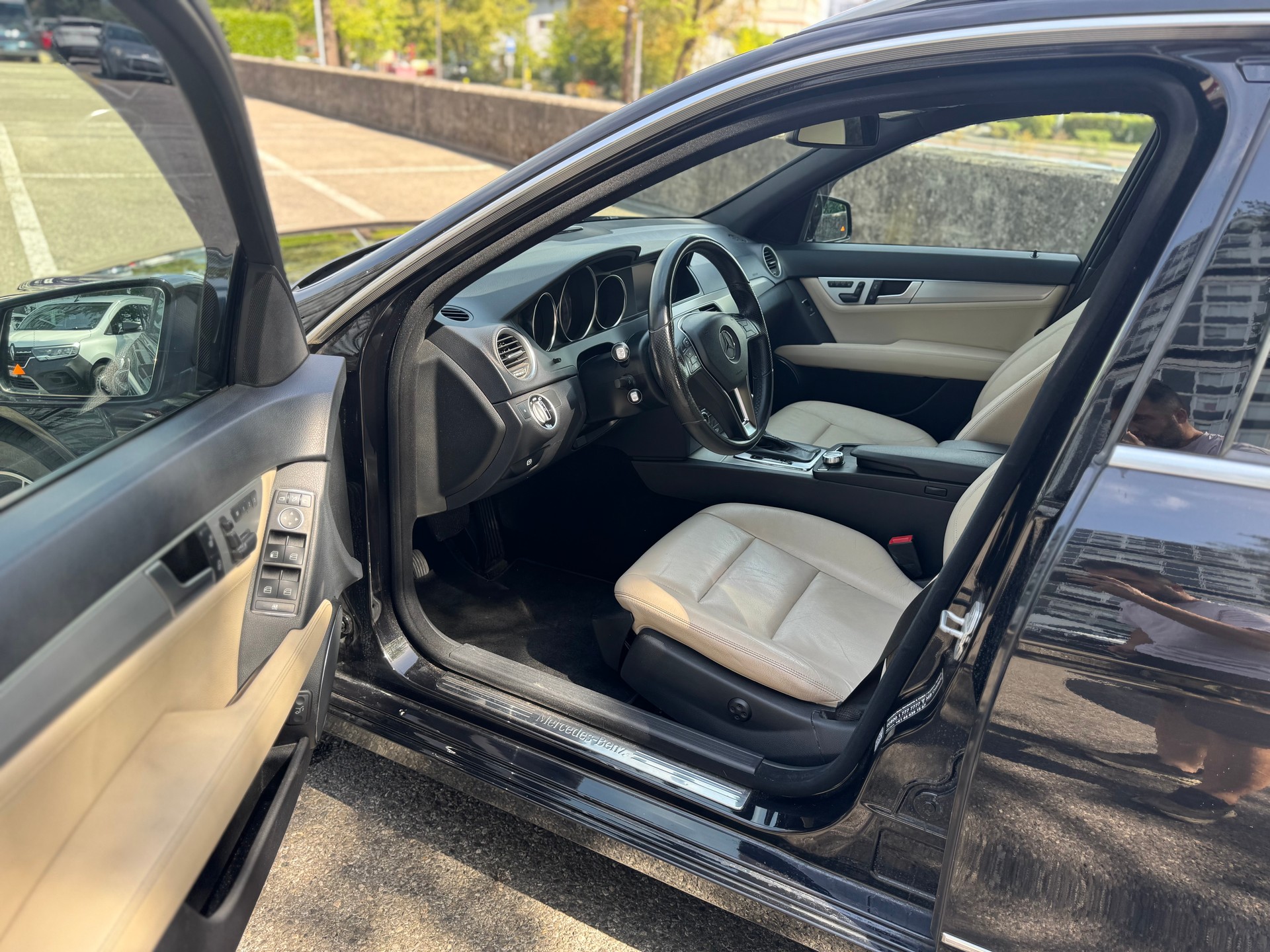 MERCEDES-BENZ C 250 CDI Avantgarde 4Matic 7G-Tronic-image-11