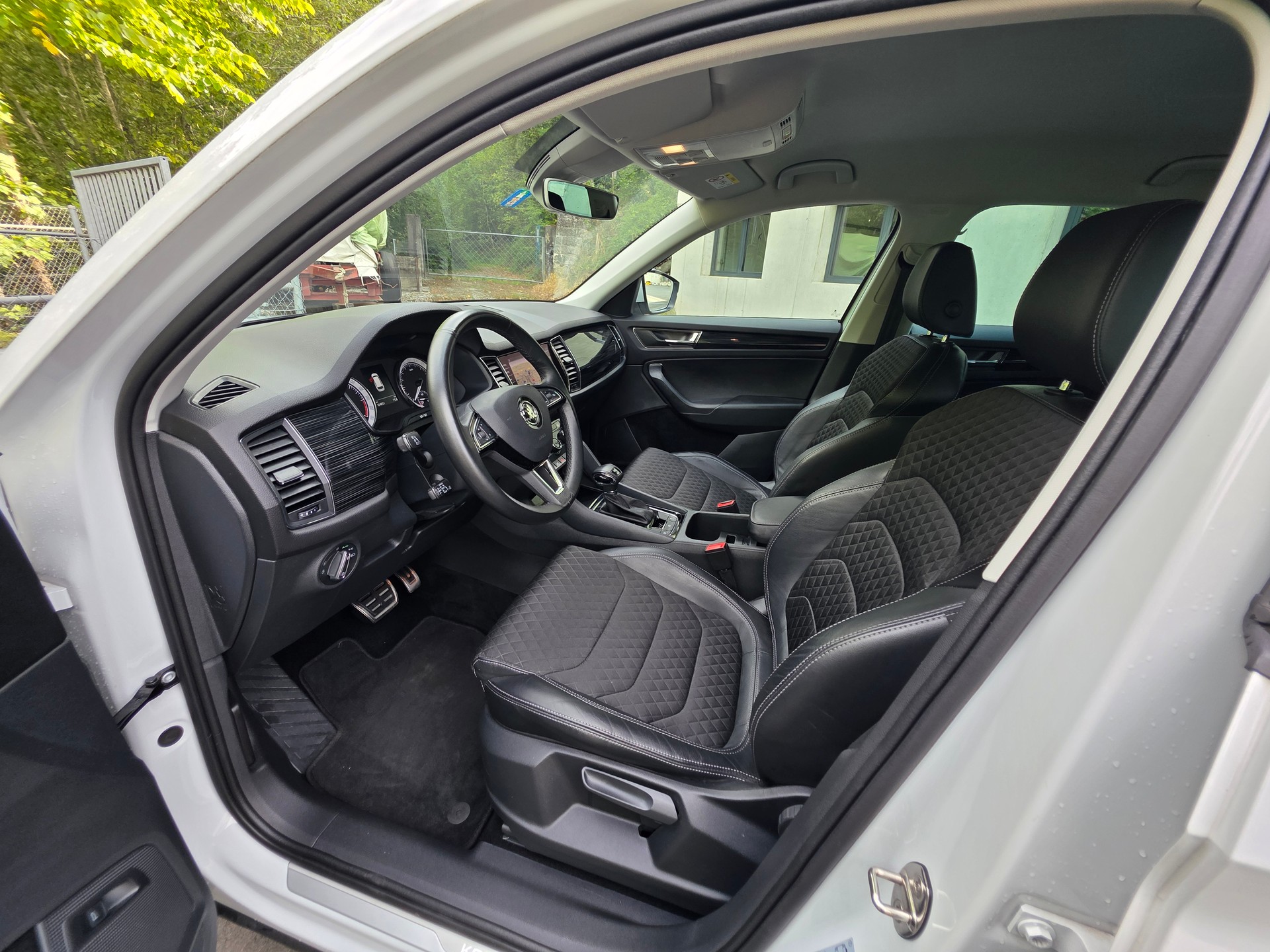 SKODA Kodiaq 2.0 TDI CR Sport Line 4x4 DSG-image-19