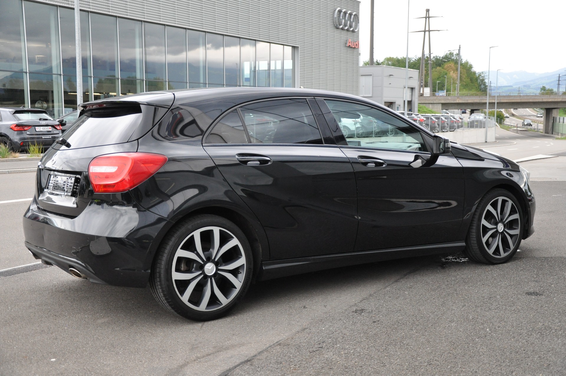MERCEDES-BENZ A 180 Urban 7G-DCT-image-8