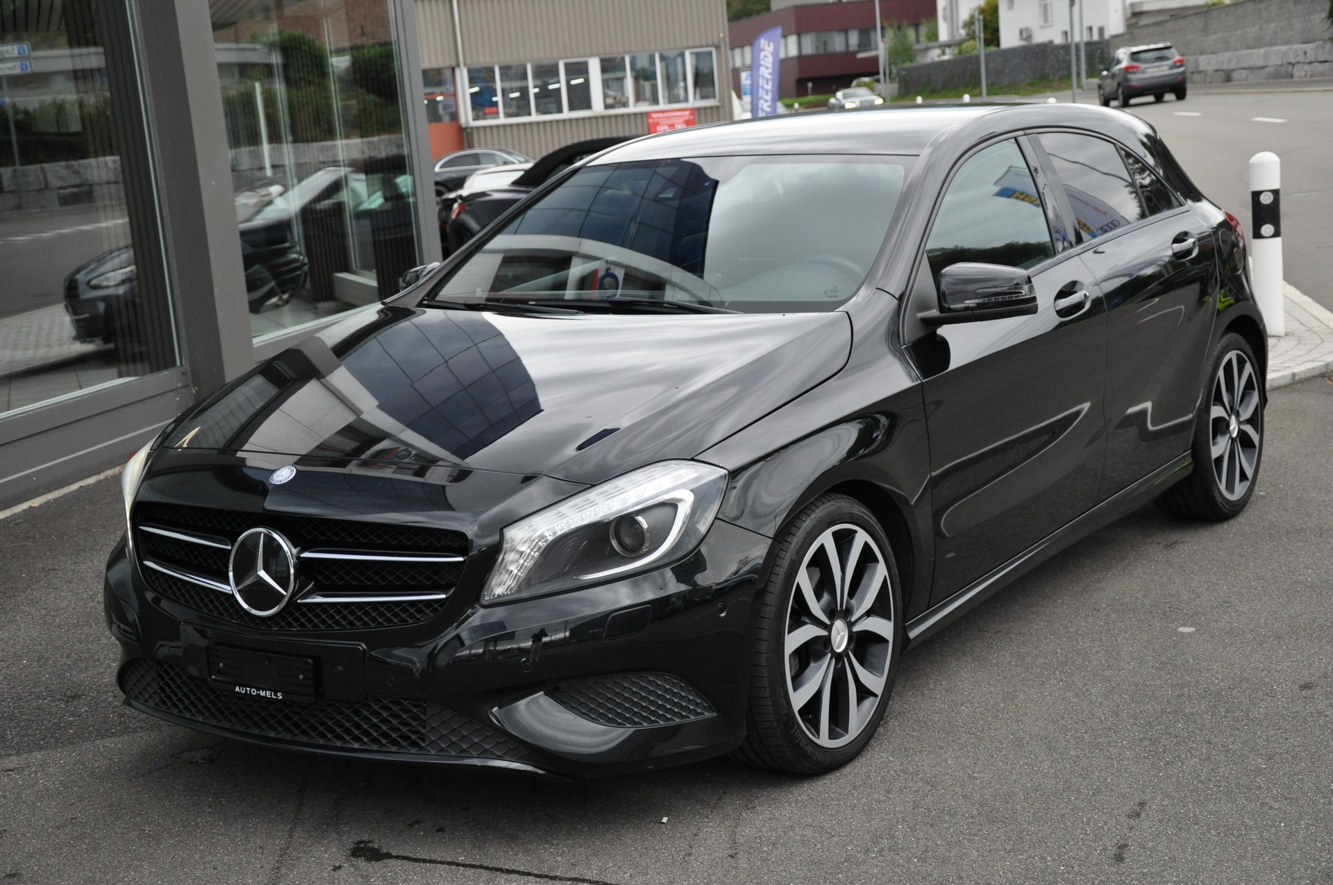 MERCEDES-BENZ A 180 Urban 7G-DCT-image-9