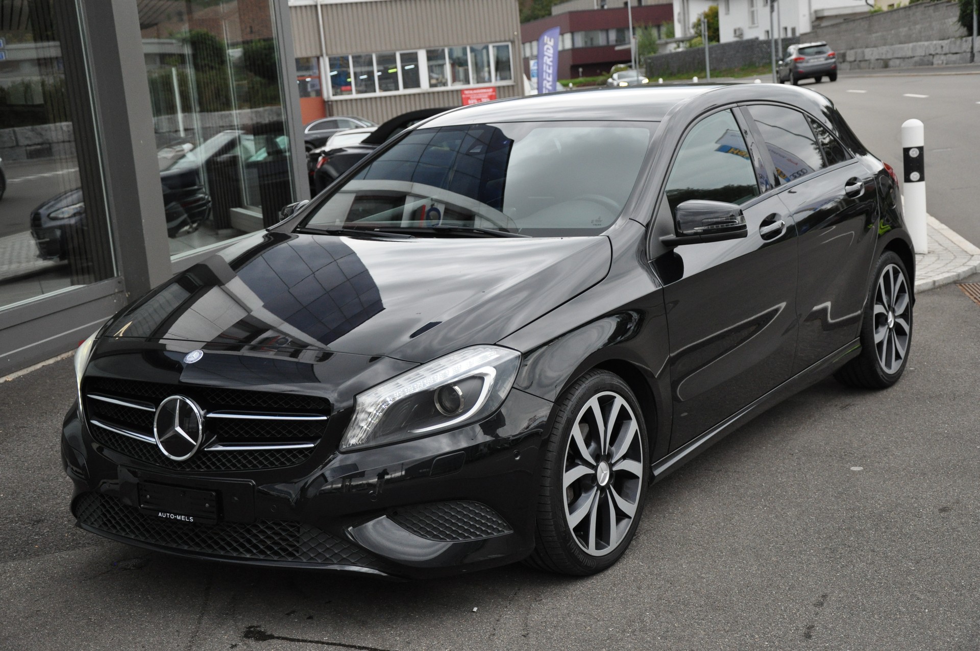 MERCEDES-BENZ A 180 Urban 7G-DCT-image-11