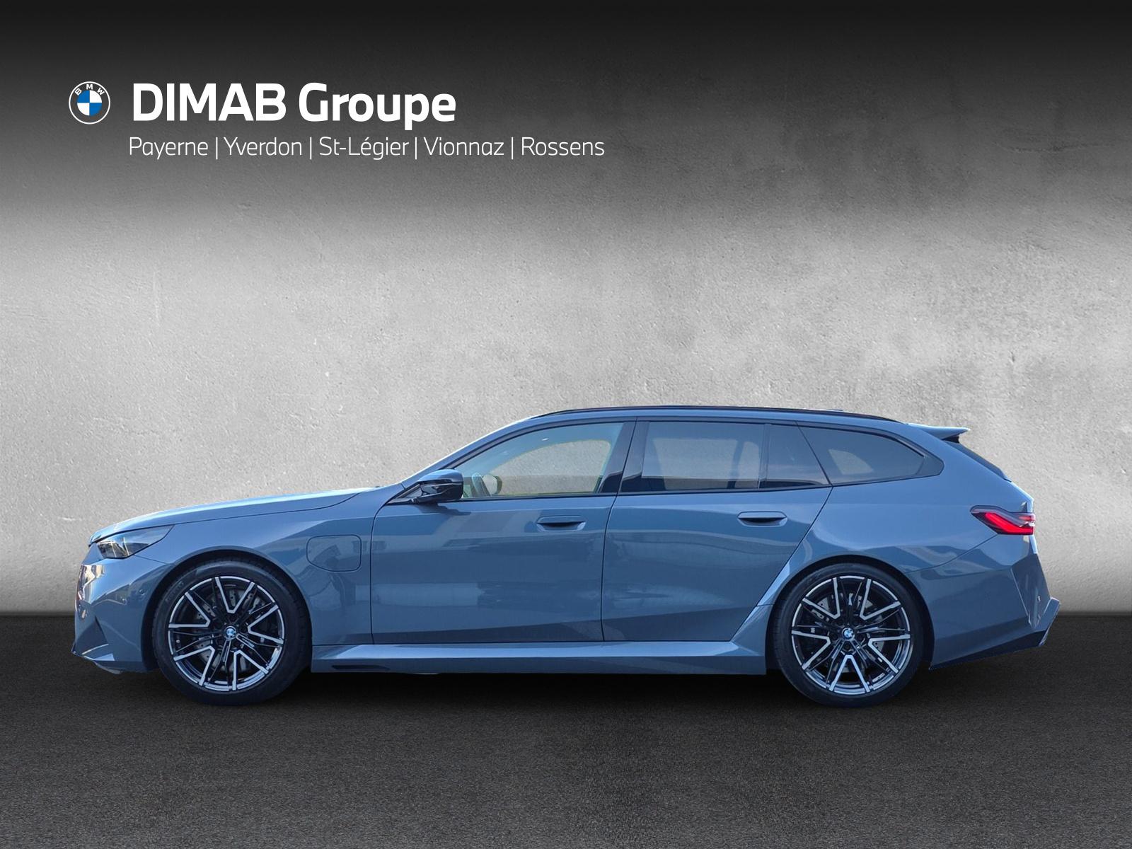 BMW M5 xDrive Touring (CH) * Individual Storm Bay *-image-1