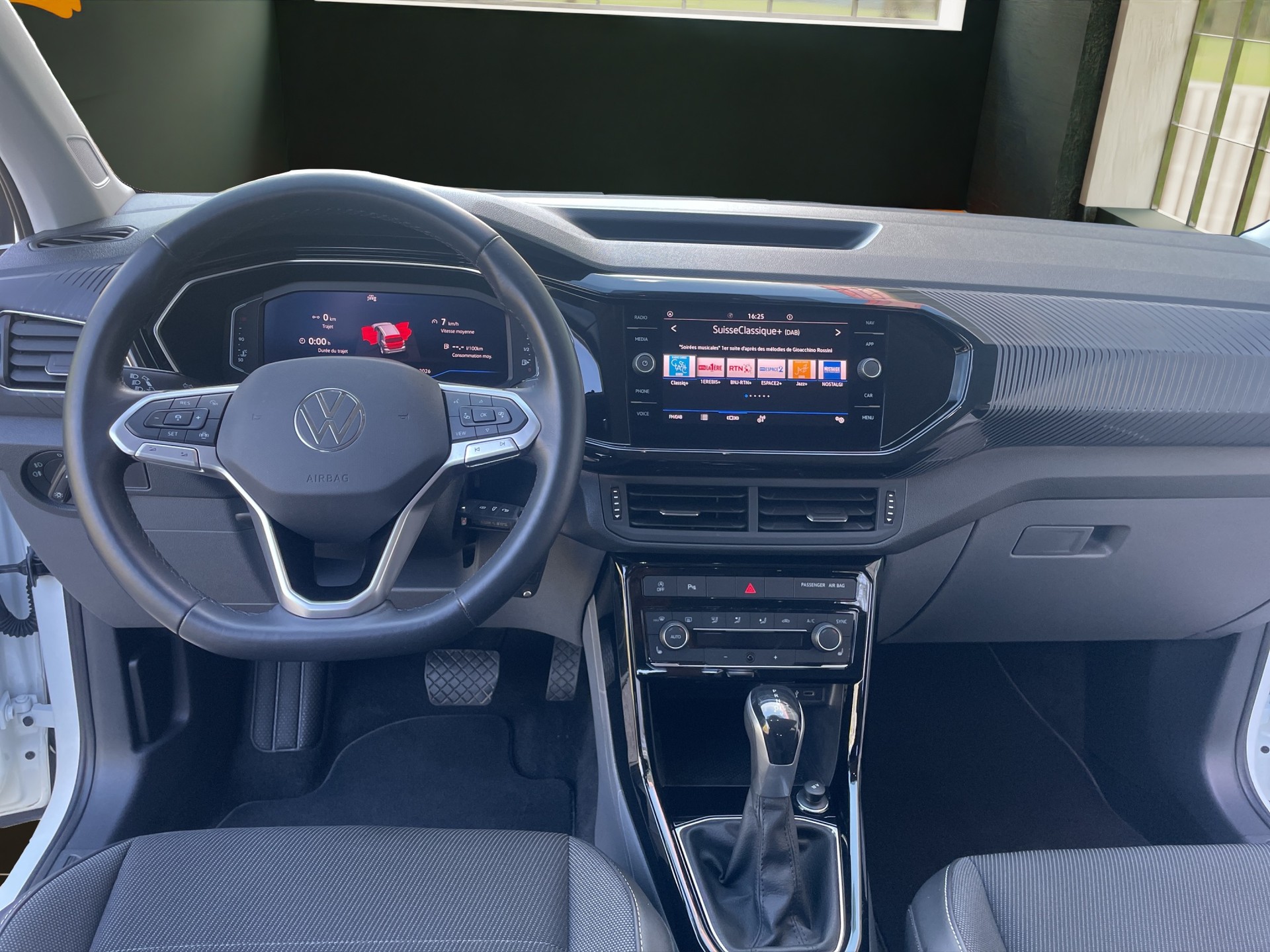 VW T-Cross 1.0 TSI Style DSG-image-9