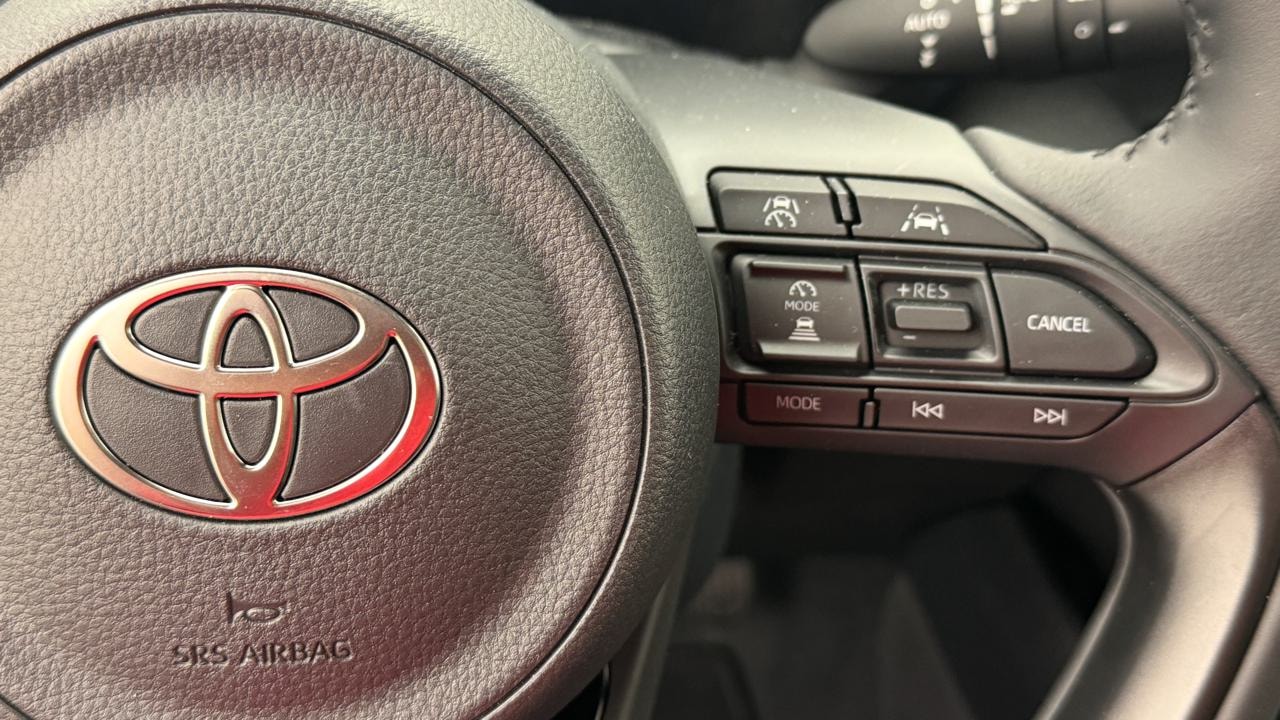 TOYOTA Yaris 1.5 Sport e-CVT-image-9