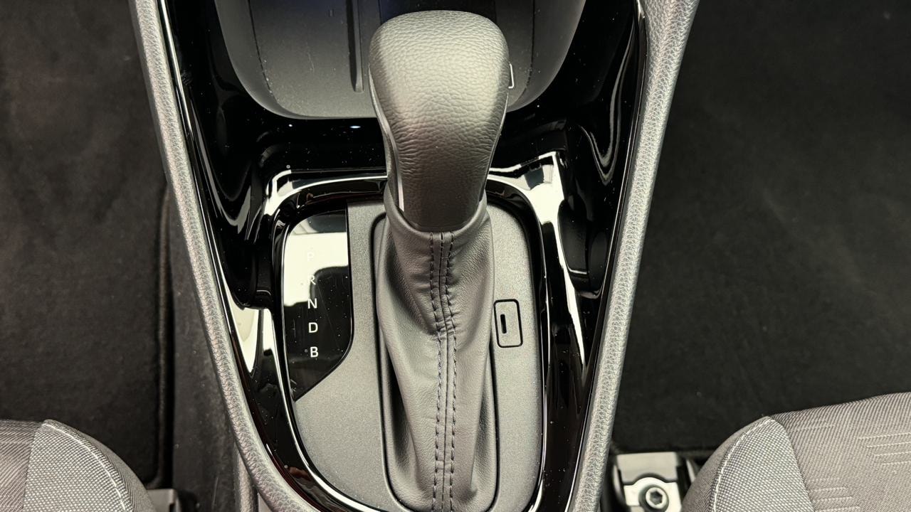 TOYOTA Yaris 1.5 Sport e-CVT-image-10