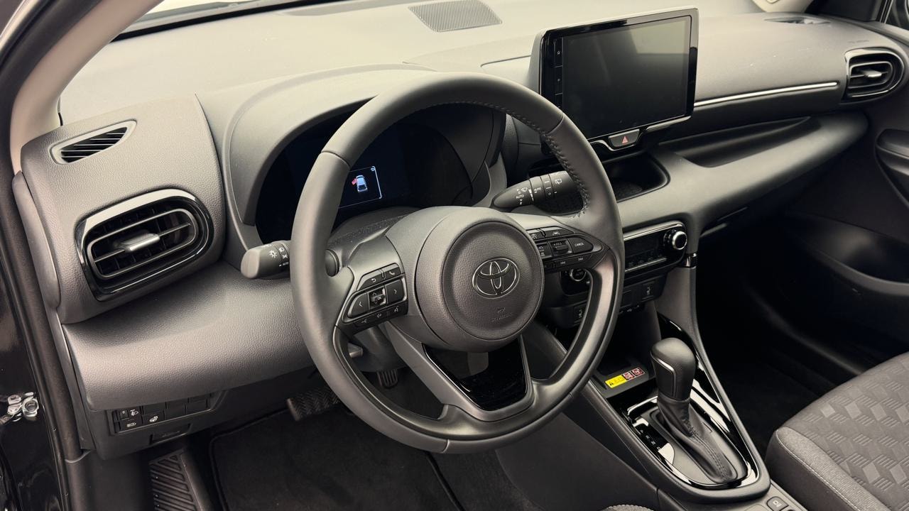 TOYOTA Yaris 1.5 Sport e-CVT-image-6