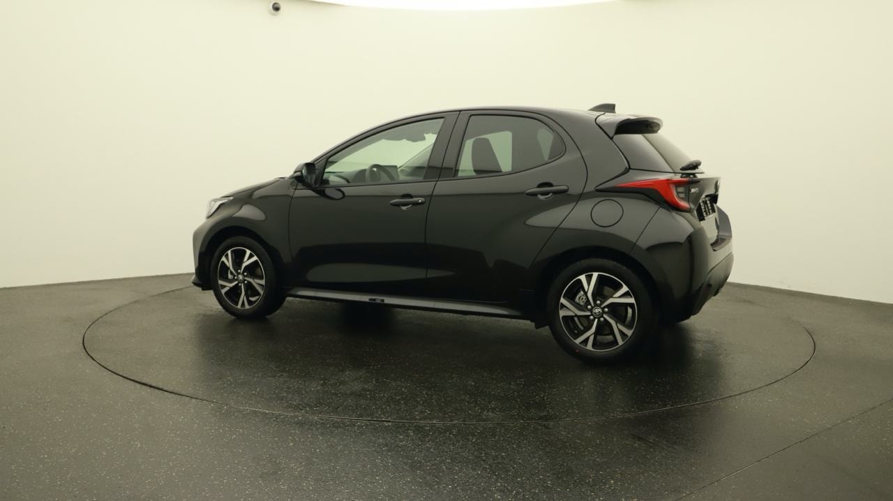 TOYOTA Yaris 1.5 Sport e-CVT-showroom-element-2