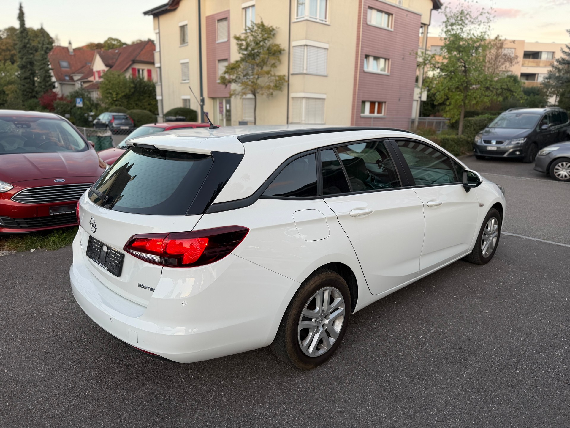 OPEL Astra Sports Tourer 1.0i Turbo Enjoy-image-4