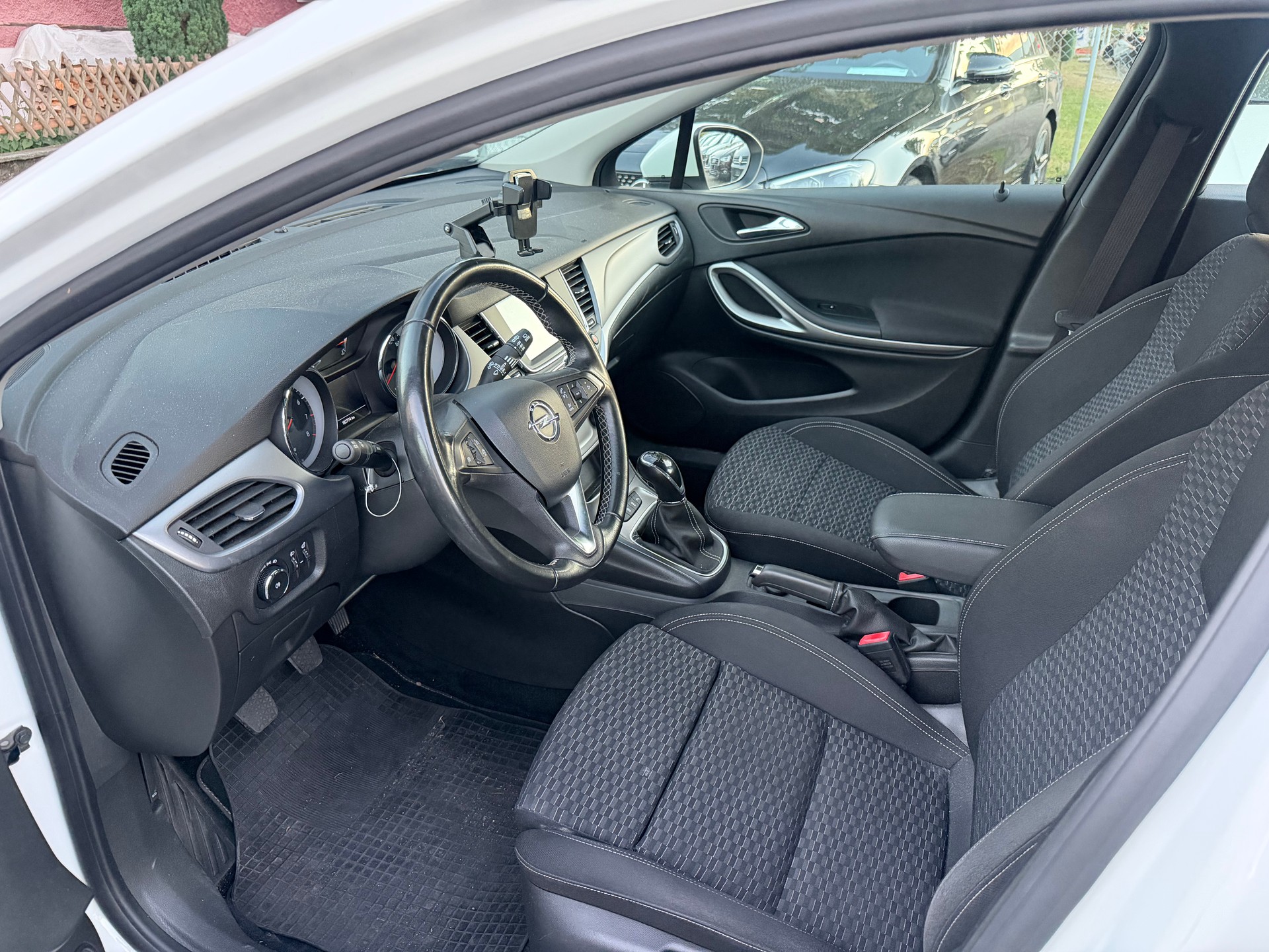 OPEL Astra Sports Tourer 1.0i Turbo Enjoy-image-6