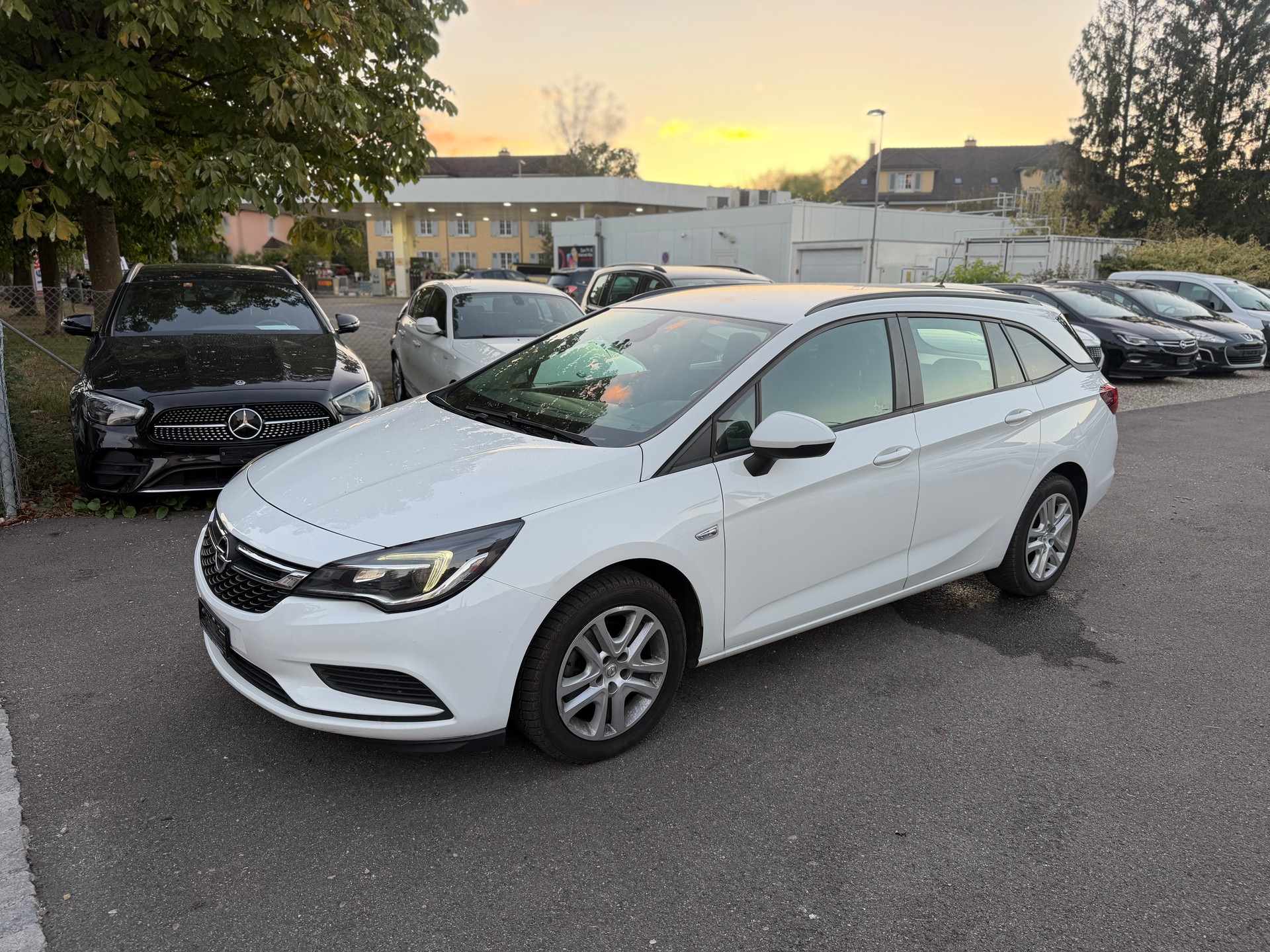 OPEL Astra Sports Tourer 1.0i Turbo Enjoy-image-1