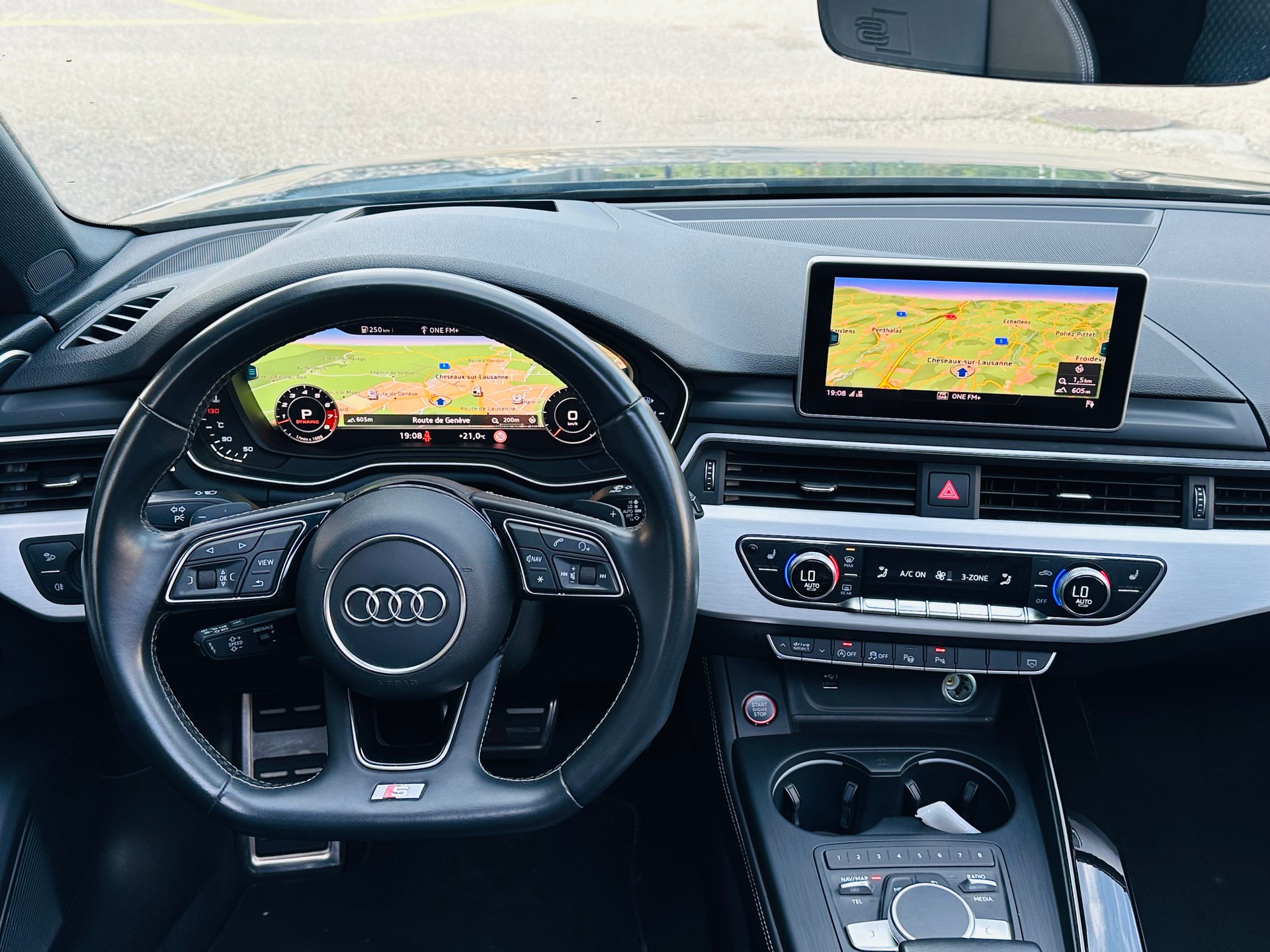 AUDI S4 Avant 3.0 TFSI quattro tiptronic-image-12