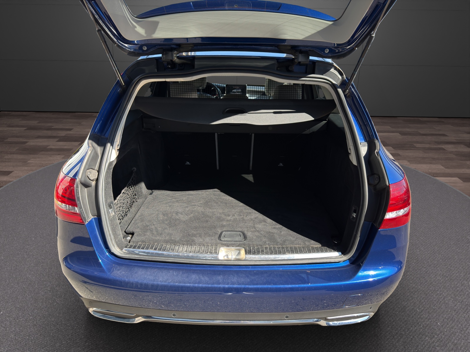 MERCEDES-BENZ C 250 d Swiss Star Avantgarde 4Matic 9G-Tronic-image-5