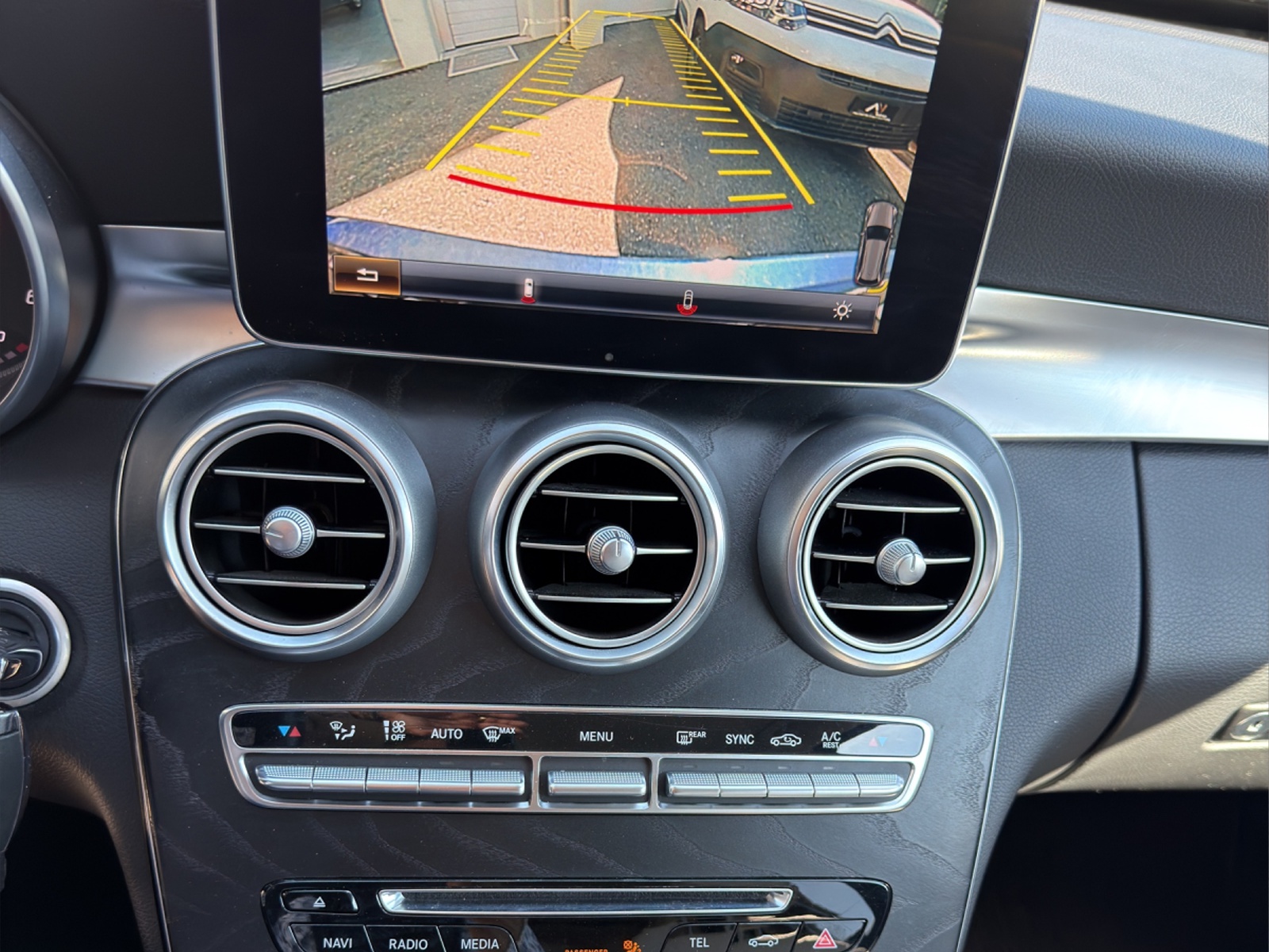 MERCEDES-BENZ C 250 d Swiss Star Avantgarde 4Matic 9G-Tronic-image-11