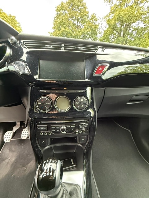 DS AUTOMOBILES 1.6 THP Sport Chic Plus-image-4
