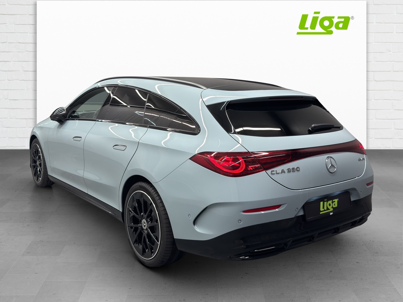 MERCEDES-BENZ CLA 350 4Matic Shooting Brake with EQ Hybrid-showroom-element-3
