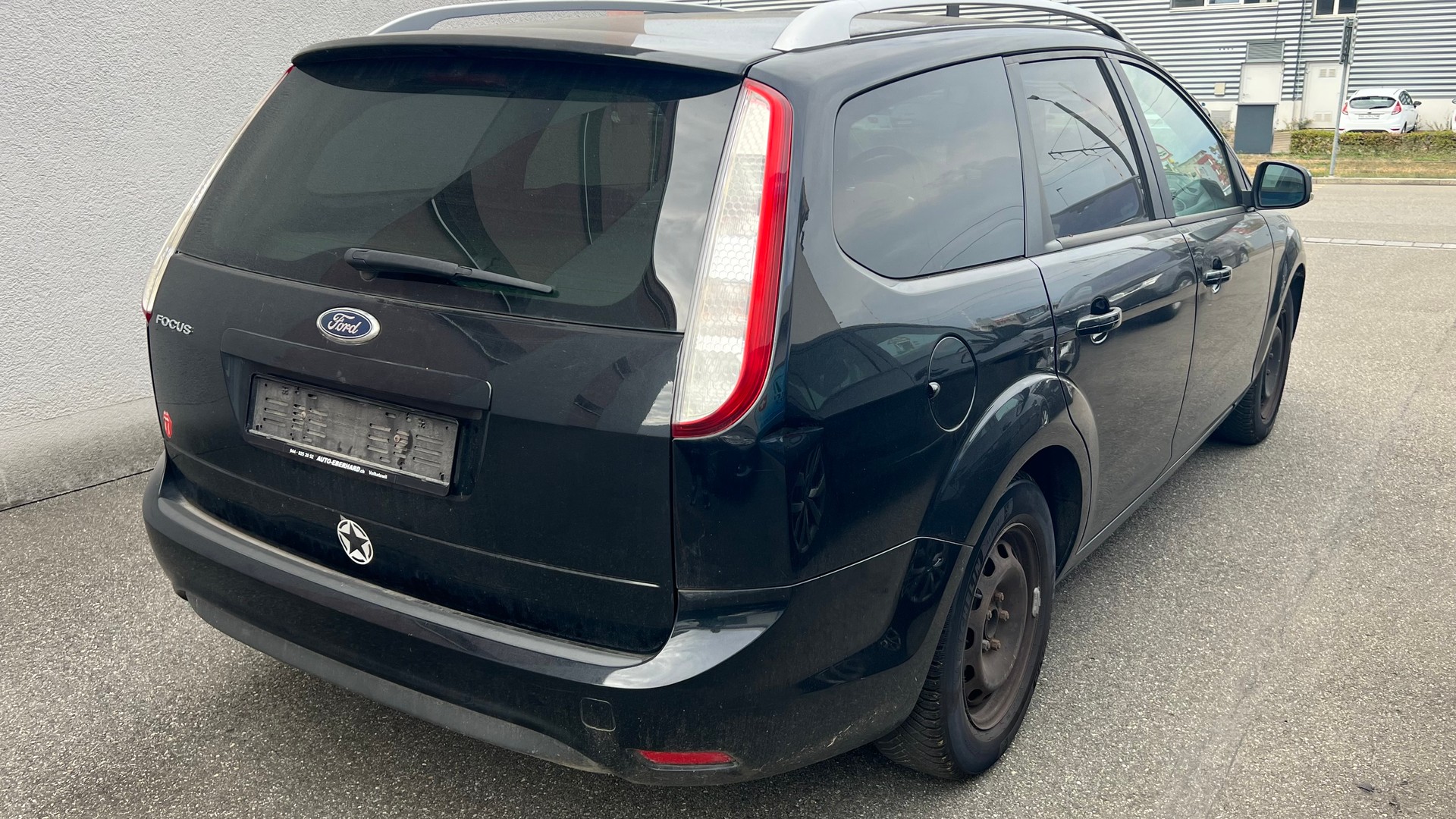 FORD Focus 1.8i Titanium-image-4