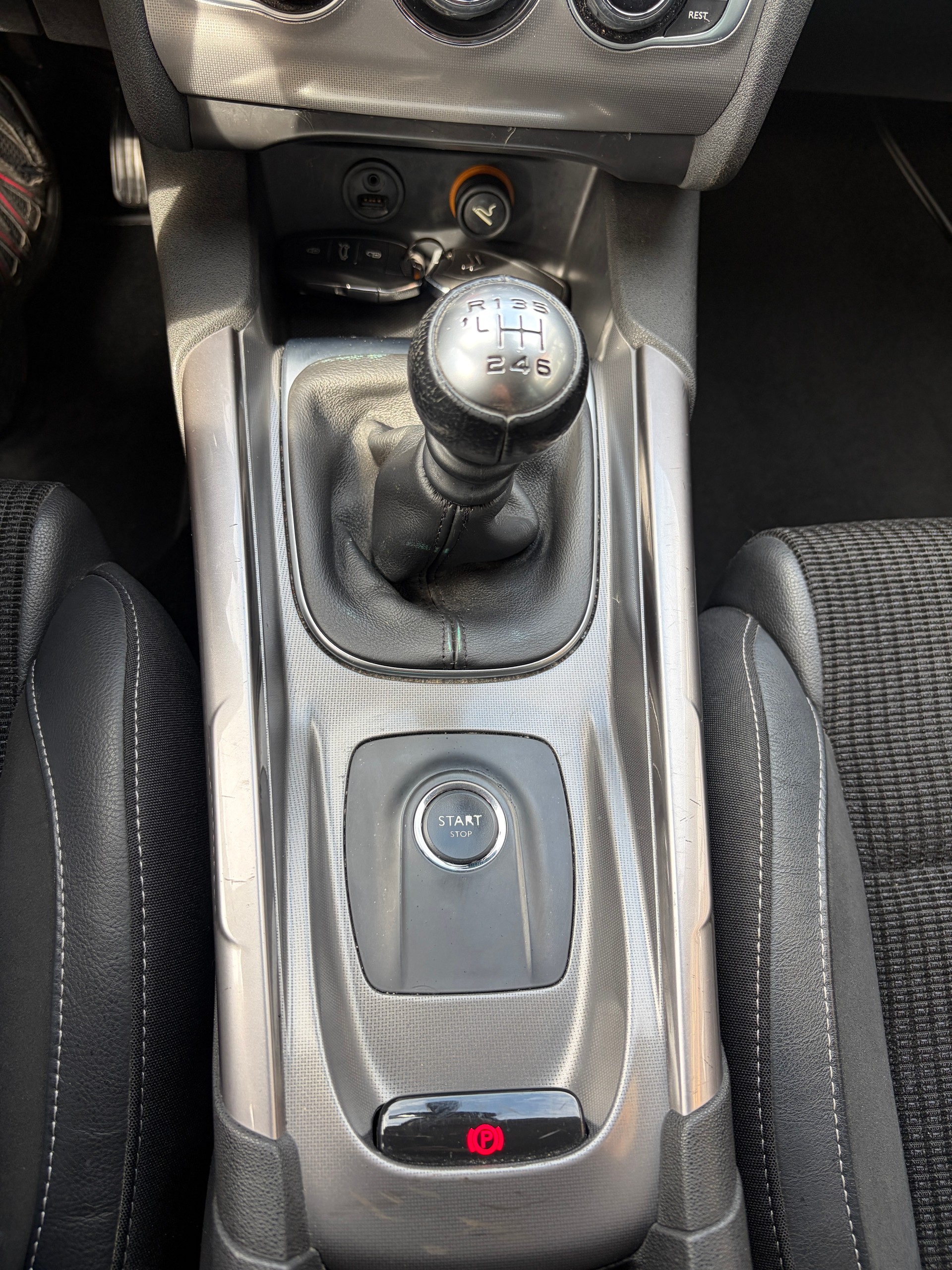 CITROEN C4 1.2 Pure Tech Shine-image-10