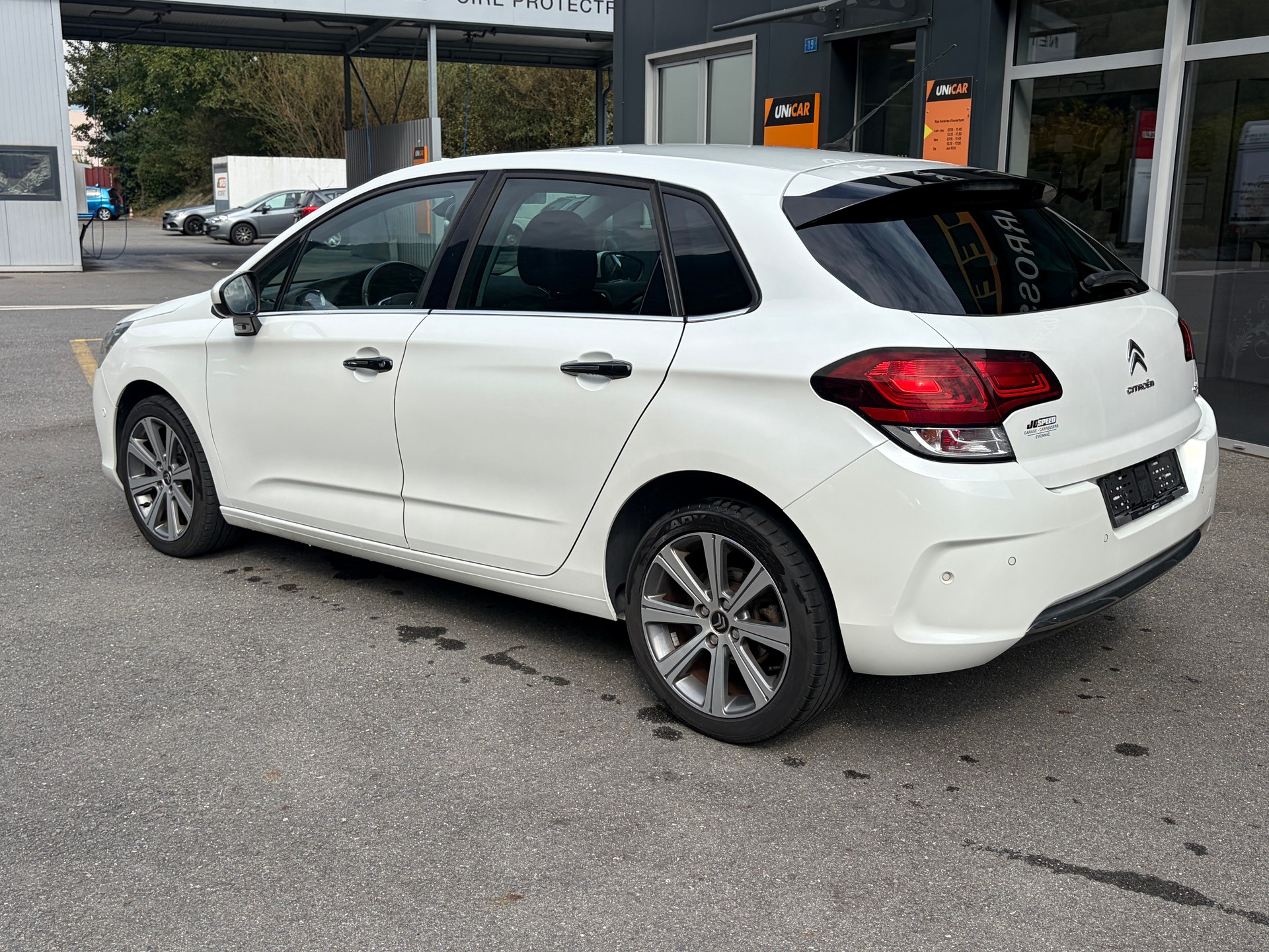 CITROEN C4 1.2 Pure Tech Shine-image-2