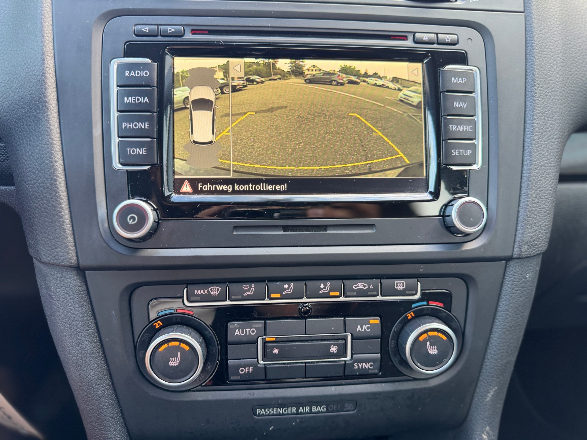 VW Golf 1.2 TSI BlueMotion Technology Team-image-10