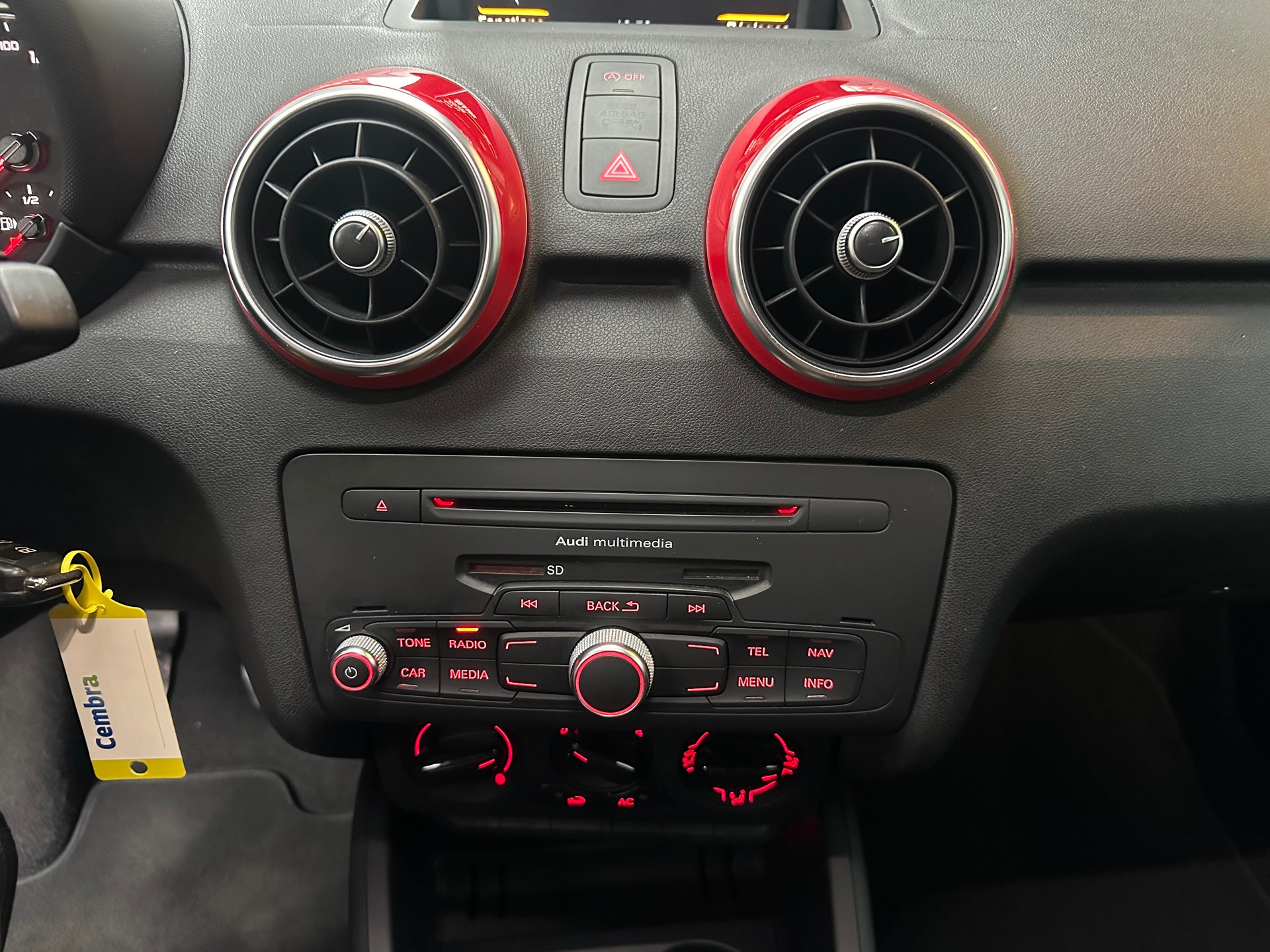 AUDI A1 Sportback 1.2 TFSI Ambition-image-11