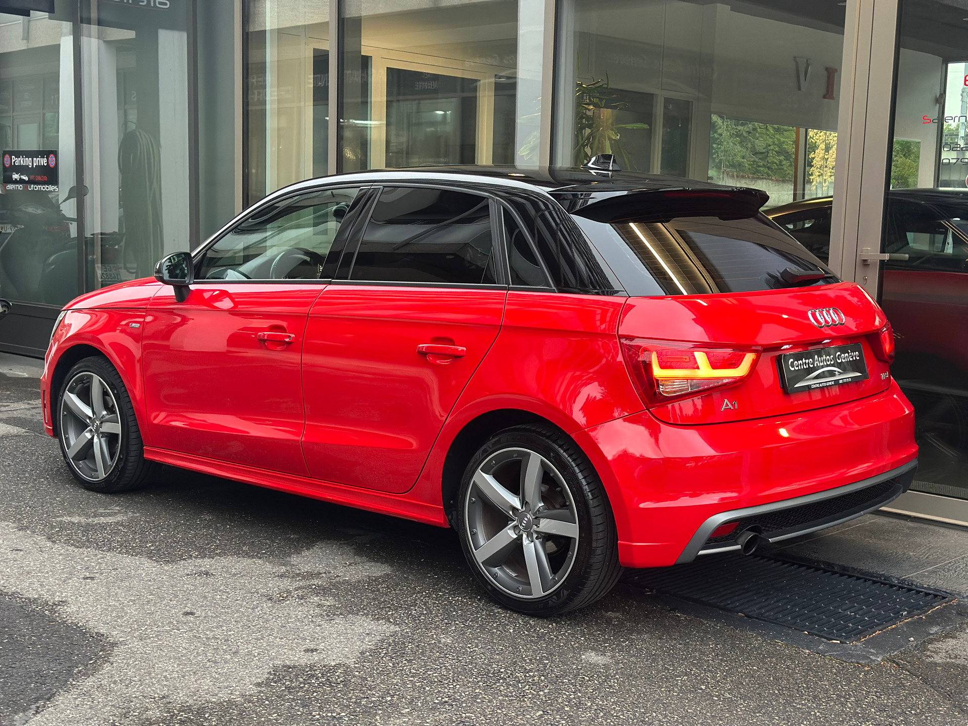 AUDI A1 Sportback 1.2 TFSI Ambition-image-5