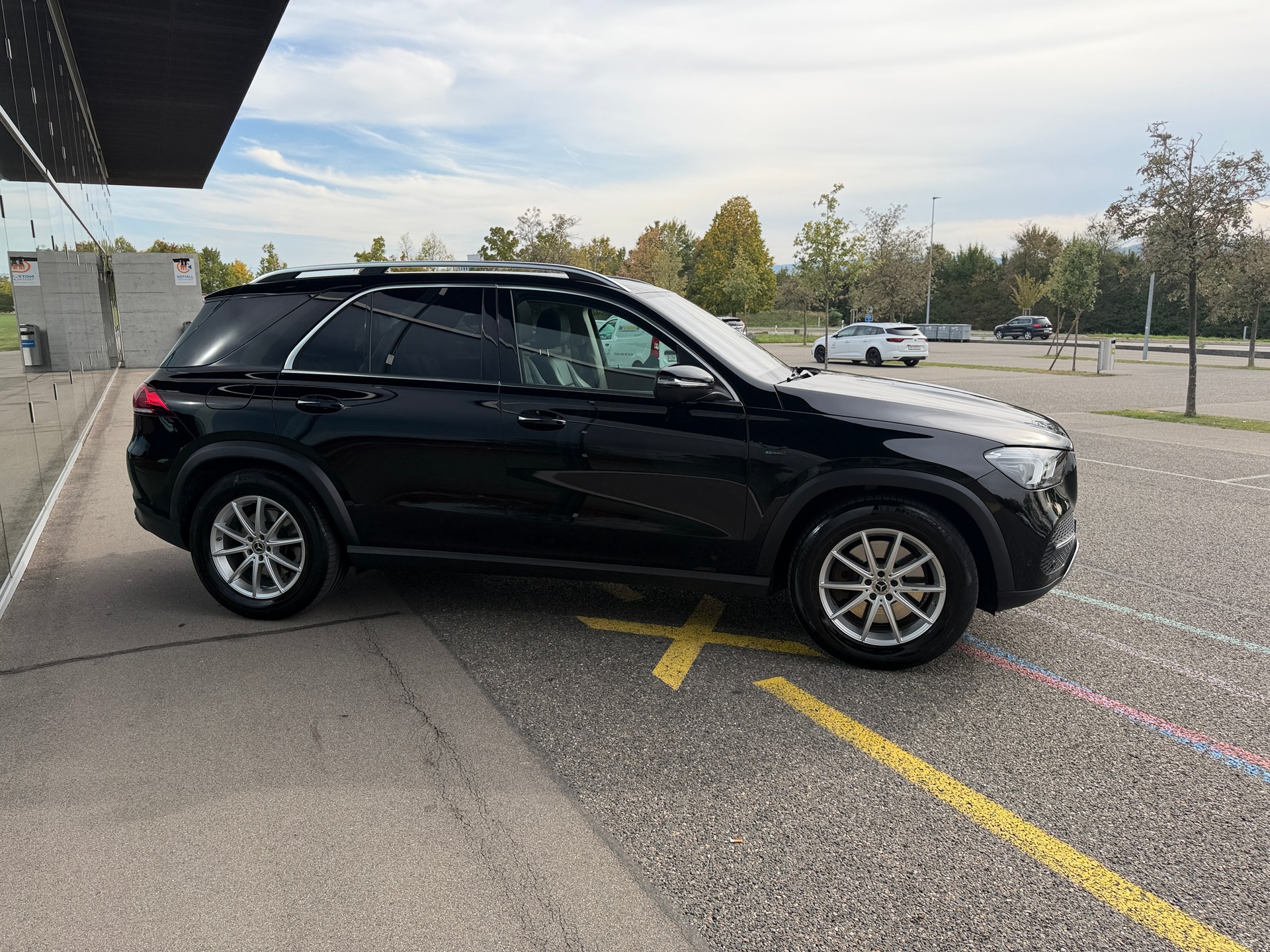 MERCEDES-BENZ GLE 350 de 4Matic 9G-Tronic -- FULL OPTION -- Anhängerkupplung-image-5