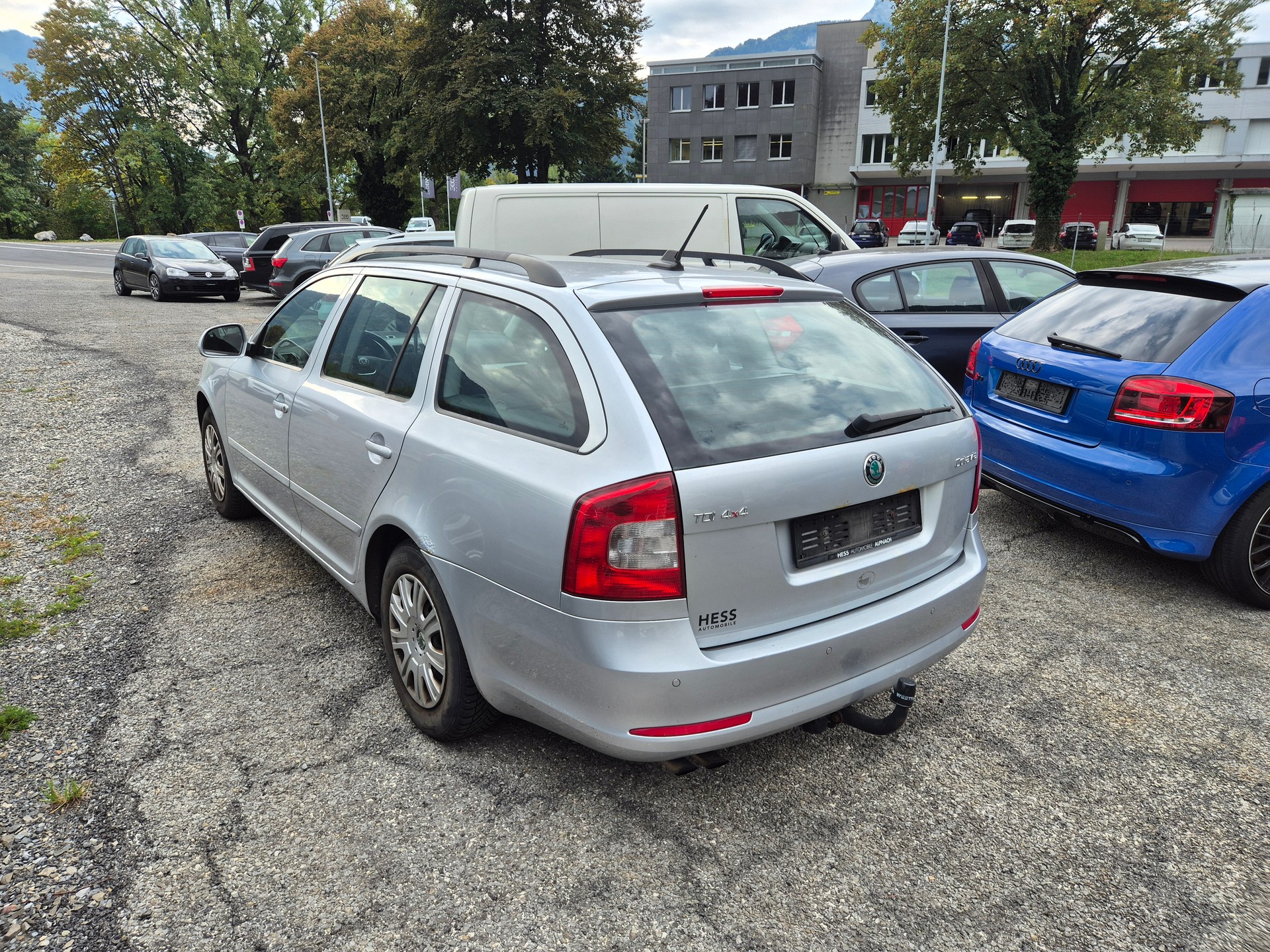 SKODA Octavia Combi 1.6 TDI Ambition 4x4-image-1