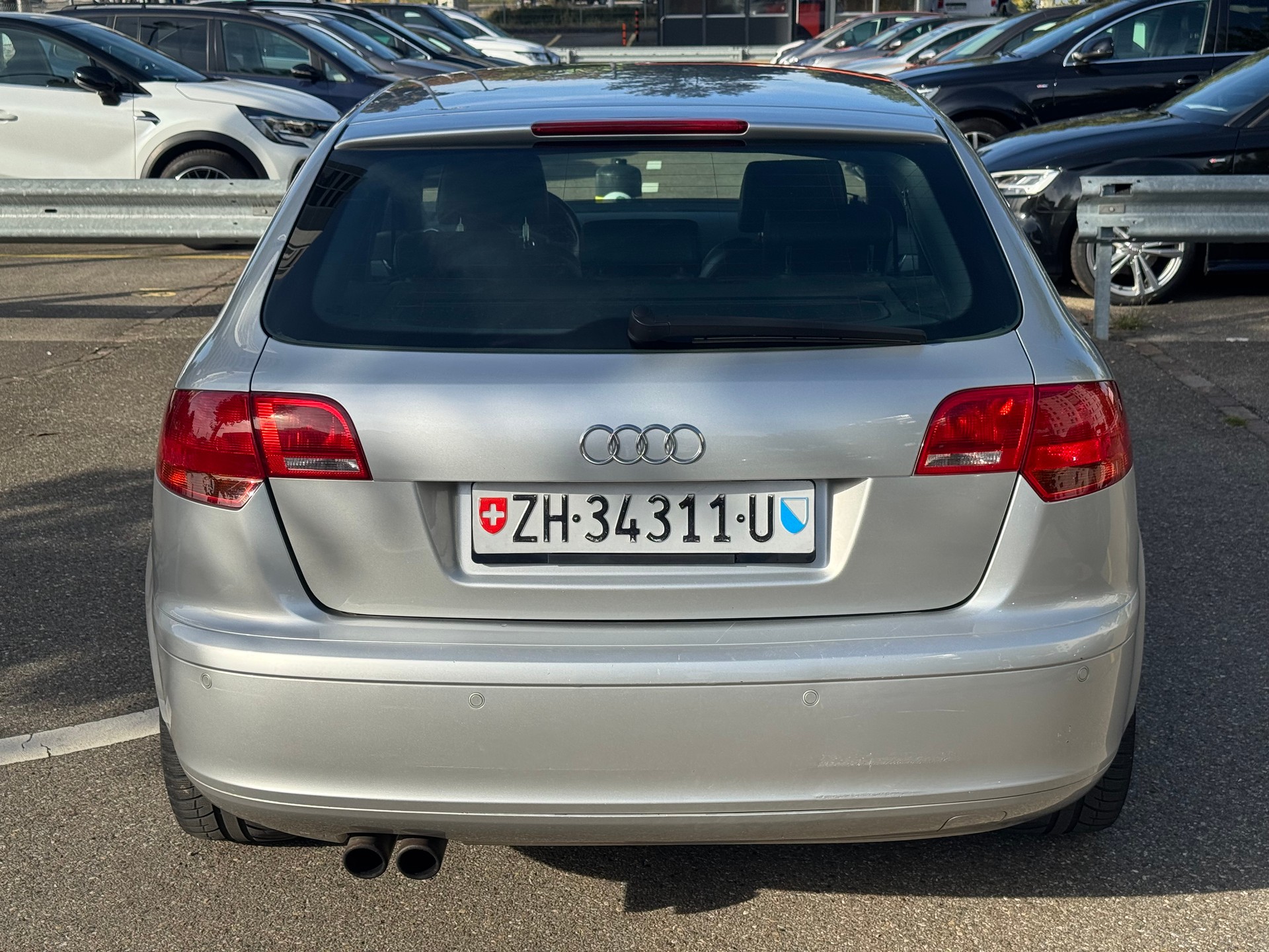 AUDI A3 Sportback 2.0 Turbo FSI Ambition quattro-image-2