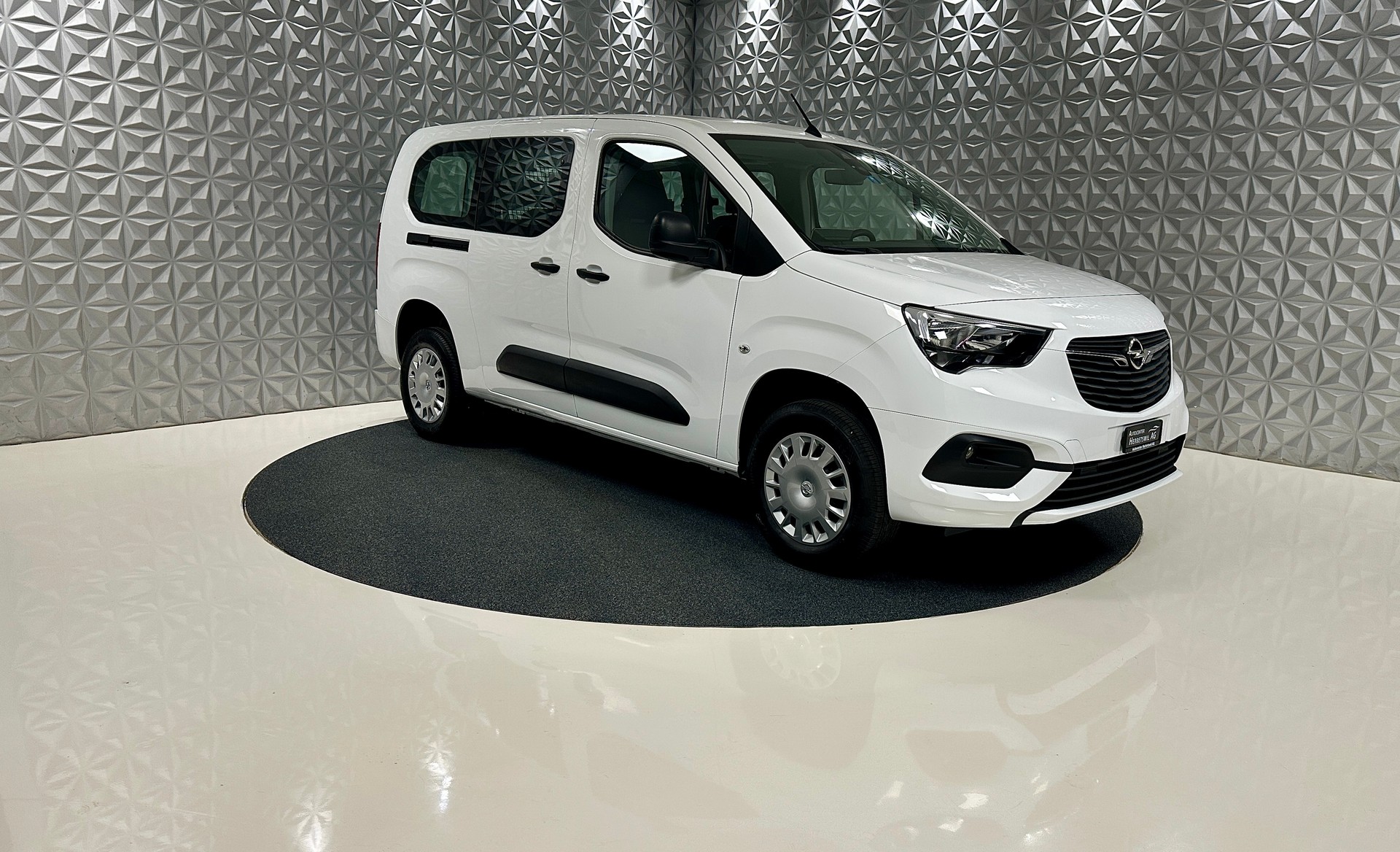 OPEL Combo Life 1.5 CREW **5-PLÄTZER**-image-2