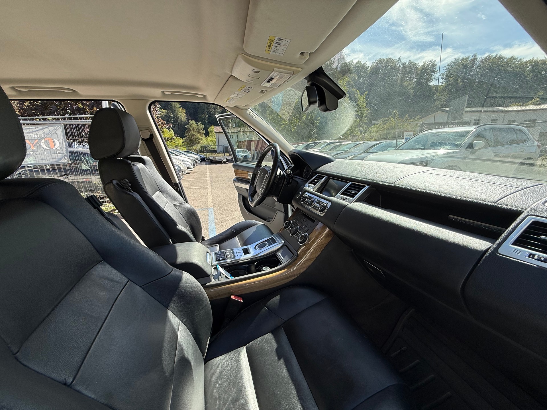 LAND ROVER Range Rover Sport 3.0 TDV6 HSE Automatic-image-15
