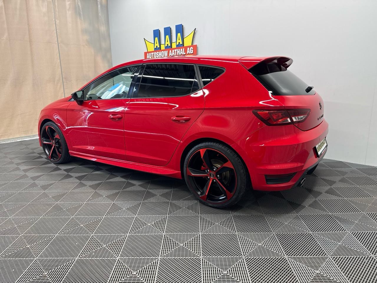 SEAT Leon 2.0 TDI FR-image-1