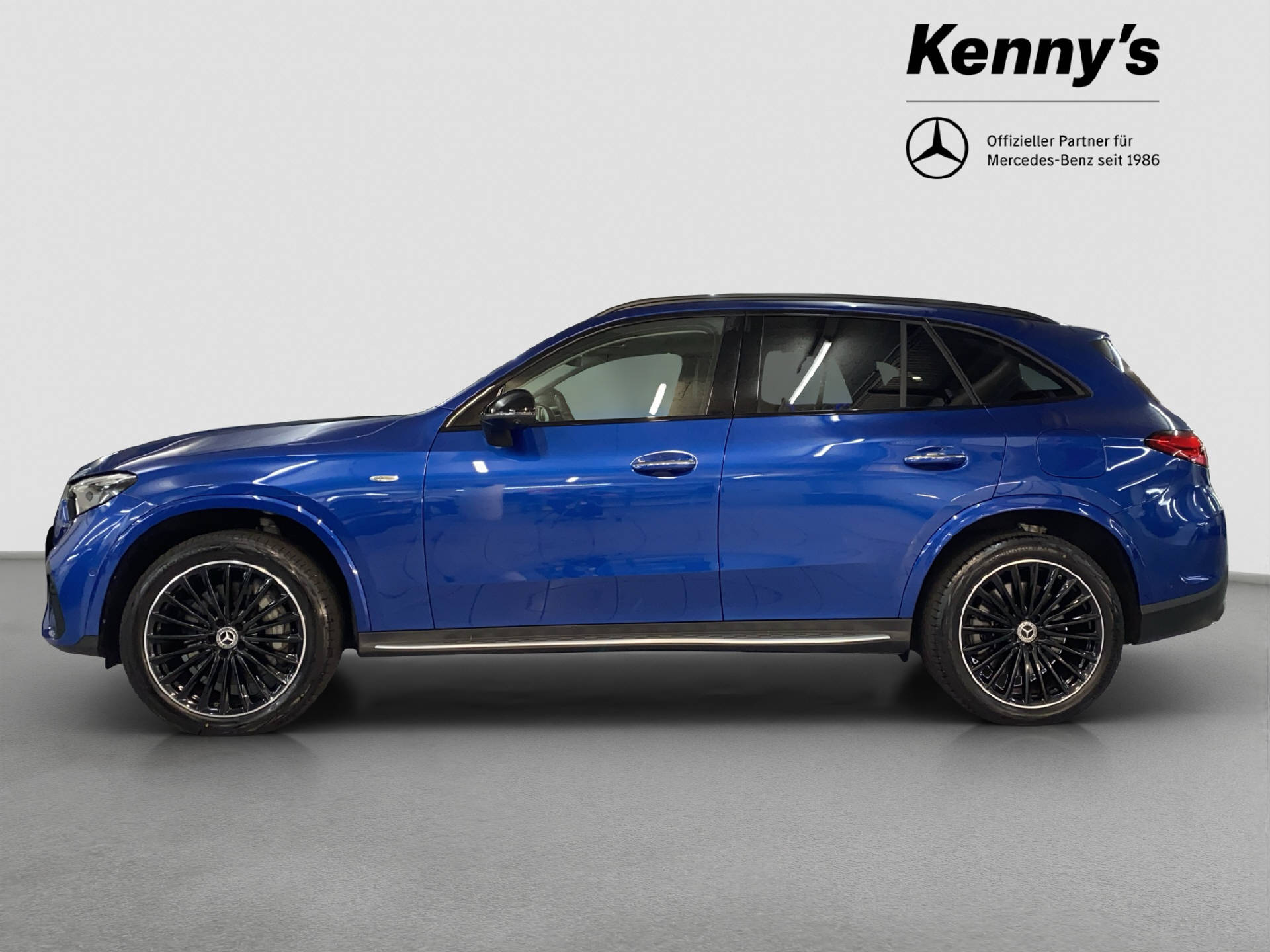 MERCEDES-BENZ GLC 300 e AMG Line 4MATIC-image-3